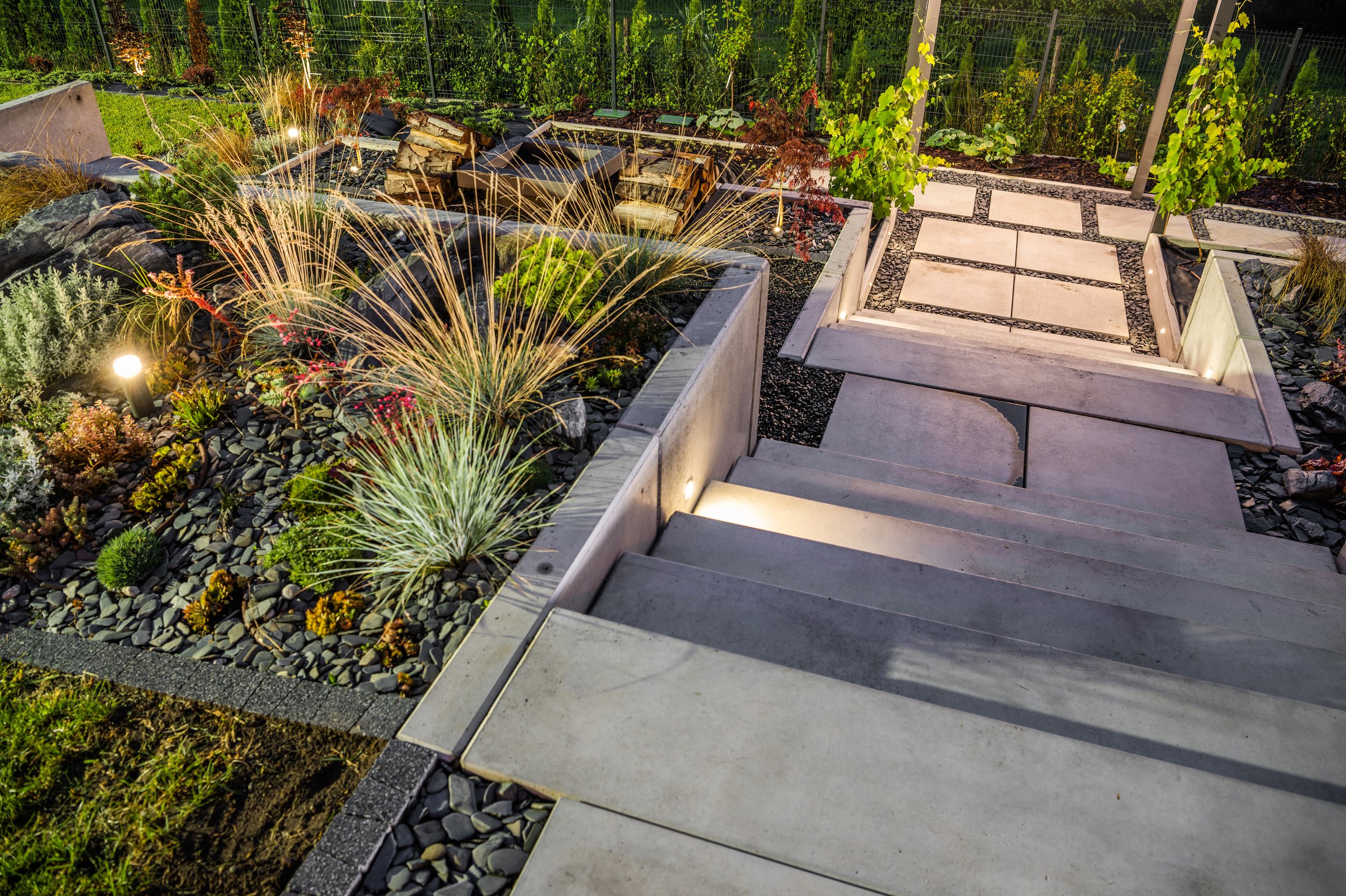1aatiered-landscape-garden-2023-11-27-04-54-13-utc.jpg