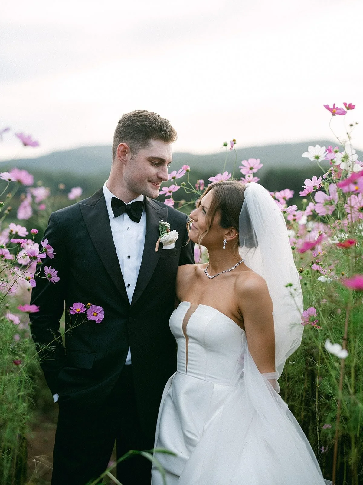 Our gorgeous fall bride @mckennaberlin 🍂 tanned by Caroline @navyestheticss ✨