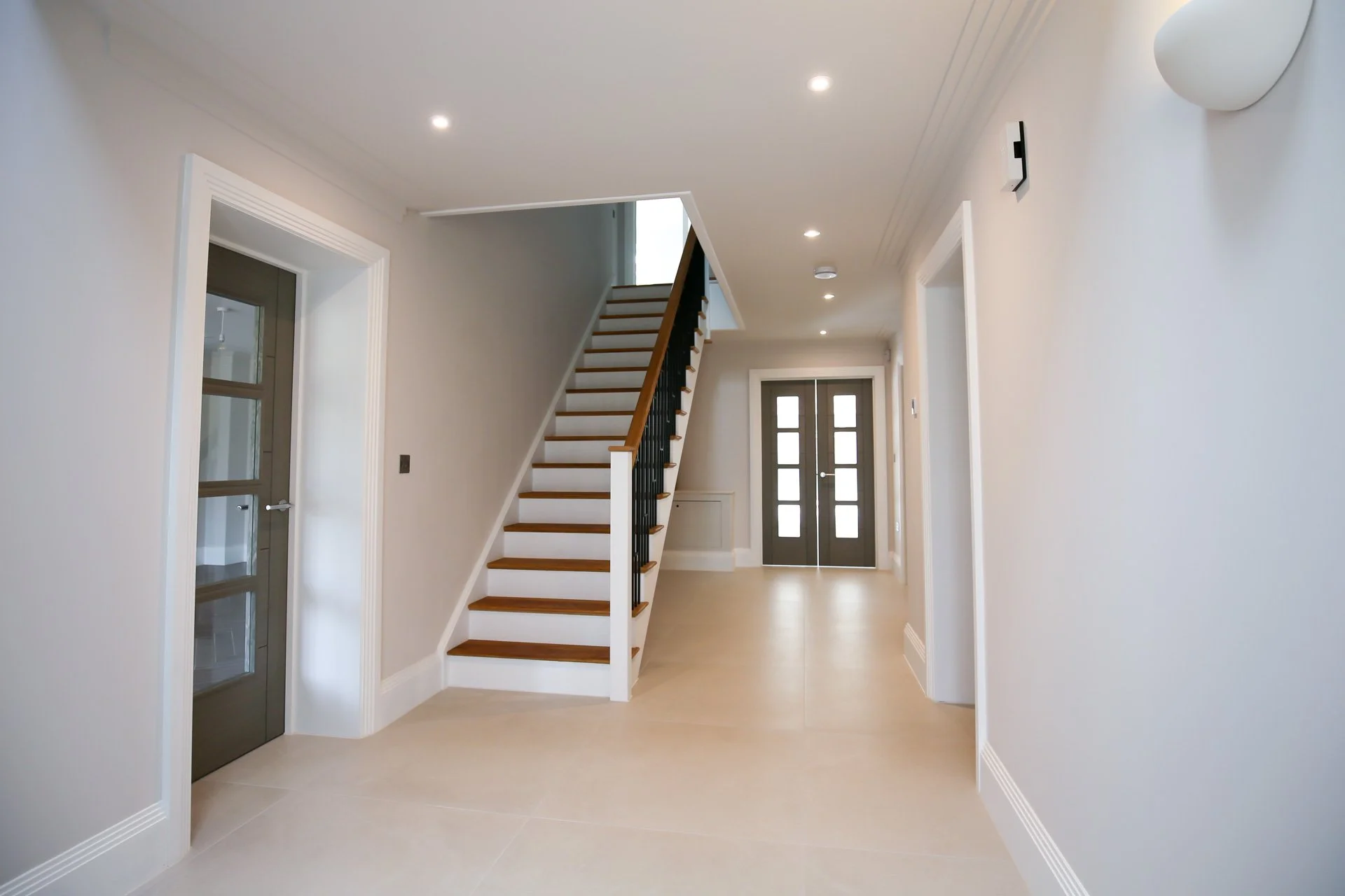 Plot 2 - Entrance Hall.jpg