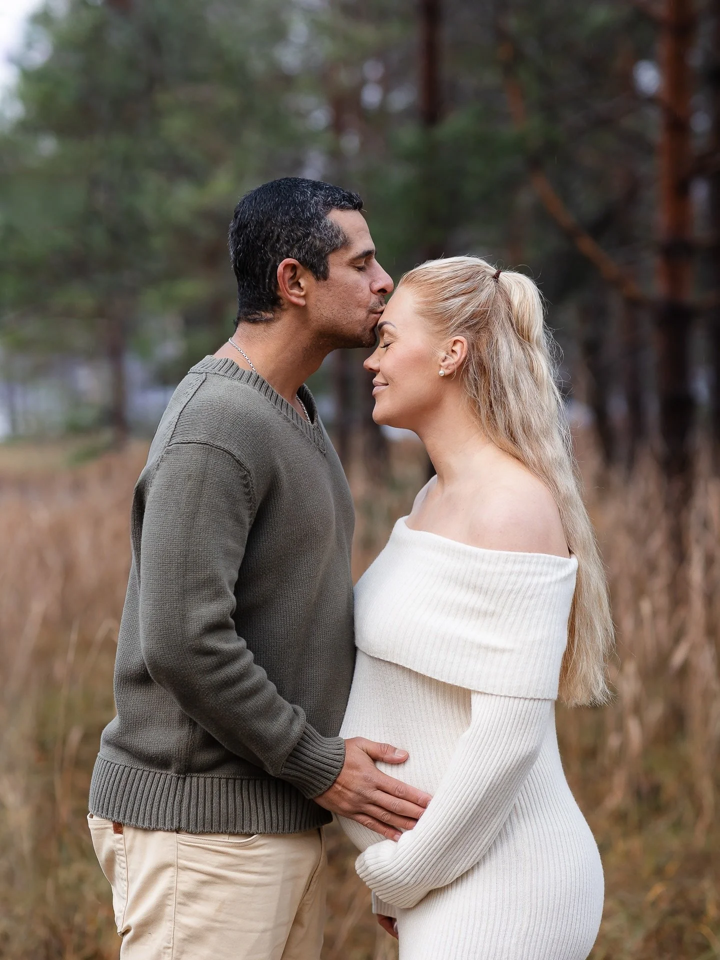 Snart kommer det ei lita jente til verden og jeg gleder meg til &aring; forevige de s&oslash;te sm&aring; t&aelig;rne og hendene 🥹