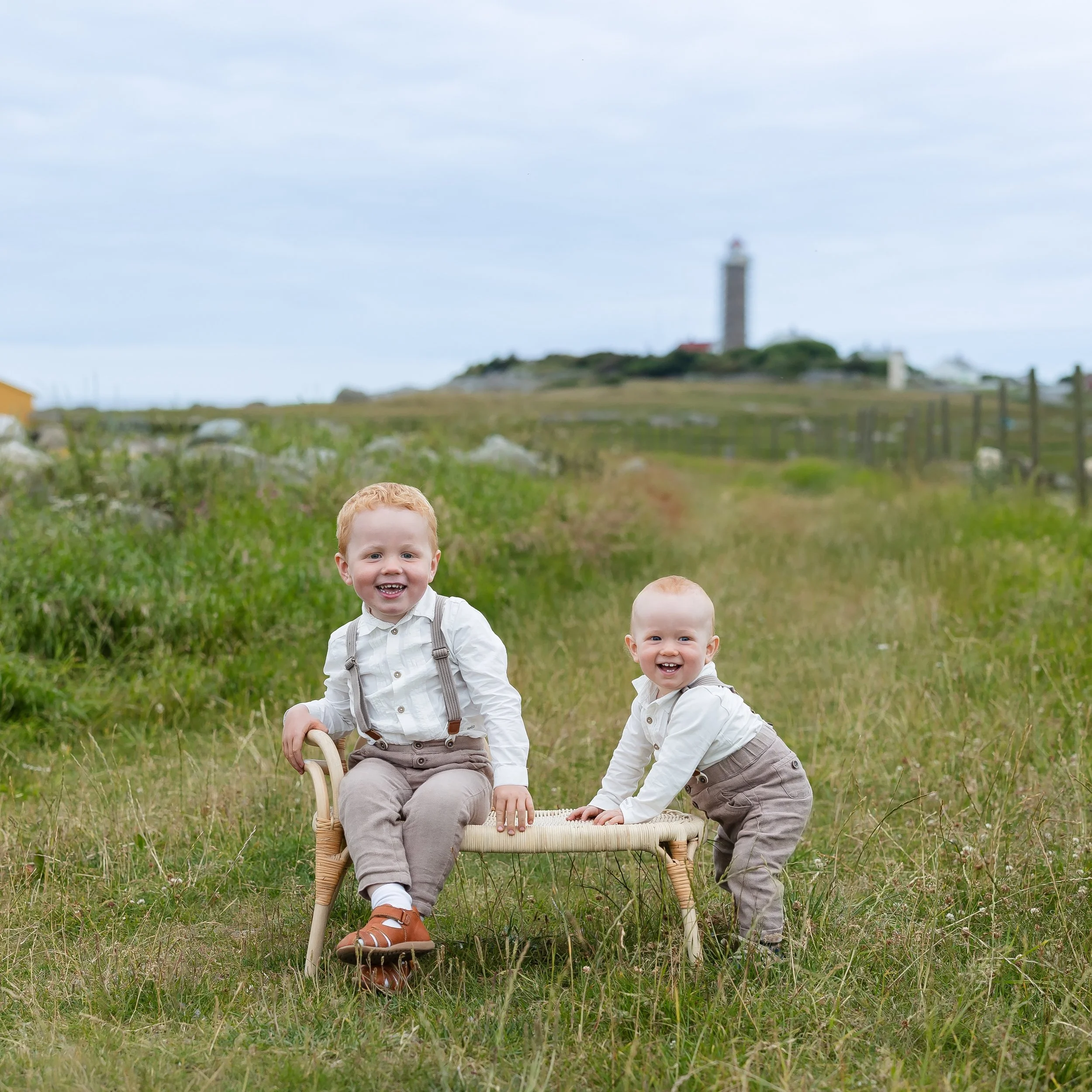 Lurer du p&aring; &aring; booke en familie fotografering til h&oslash;sten? Do it 😍 Hos meg tar vi s&oslash;sken bilder, enkelt bilder av barna og familie bilder. En god variasjon som kan settes sammen til et album. 

www.fotografthereselarsen.no