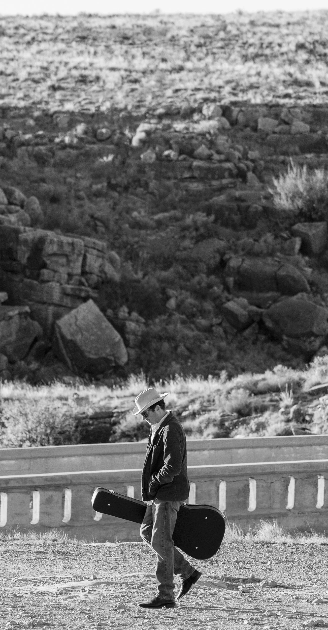 Sutton-James-Papanikolas-musician-flagstaff-two-guns-commercial-photography06.jpg