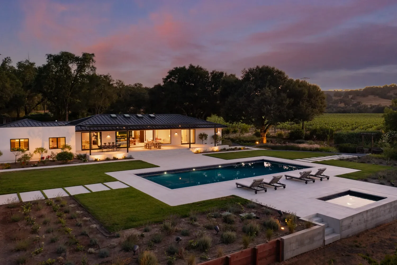 A sleek pool deck and spa area for lounging and entertaining in Healdsburg, CA