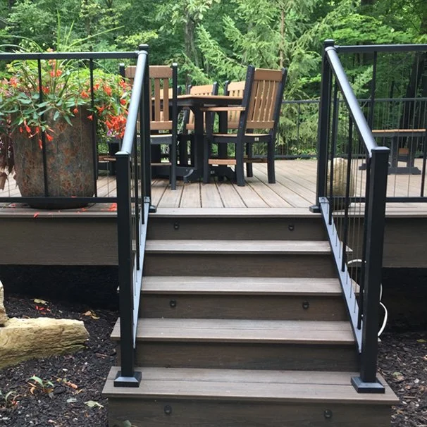deck contractor
