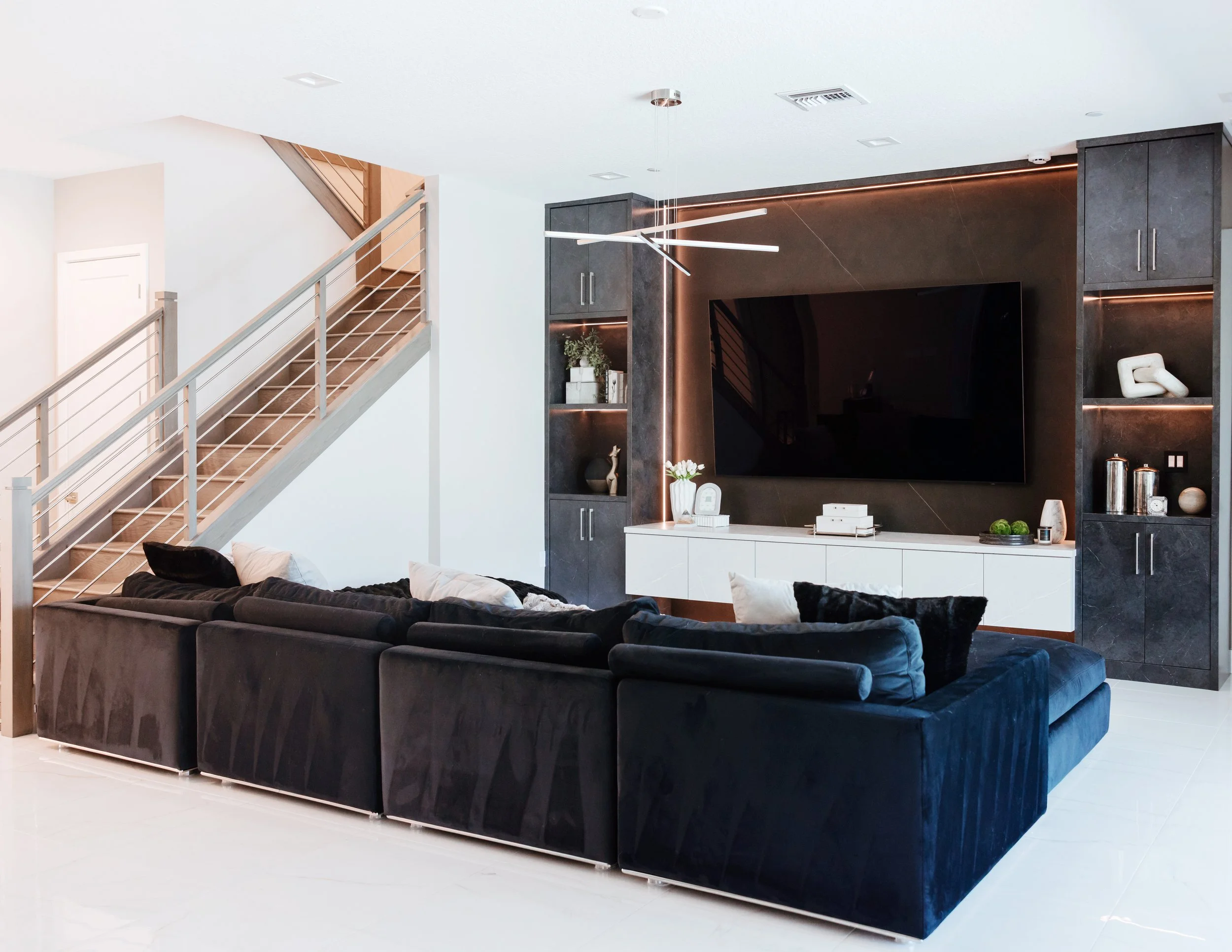 Jupiter Holiday Gift Guide 2025 | Page 3