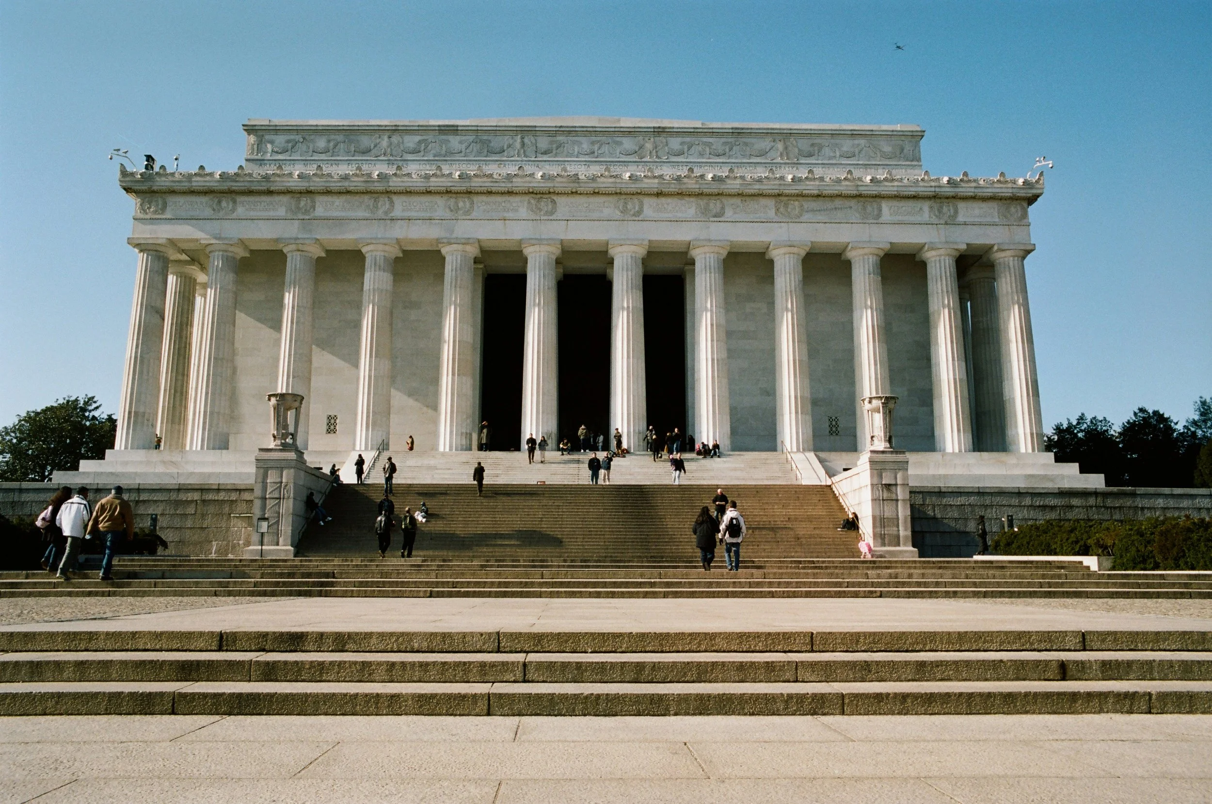 Lincoln Memorial. Photo by cstembridge on Unsplash.