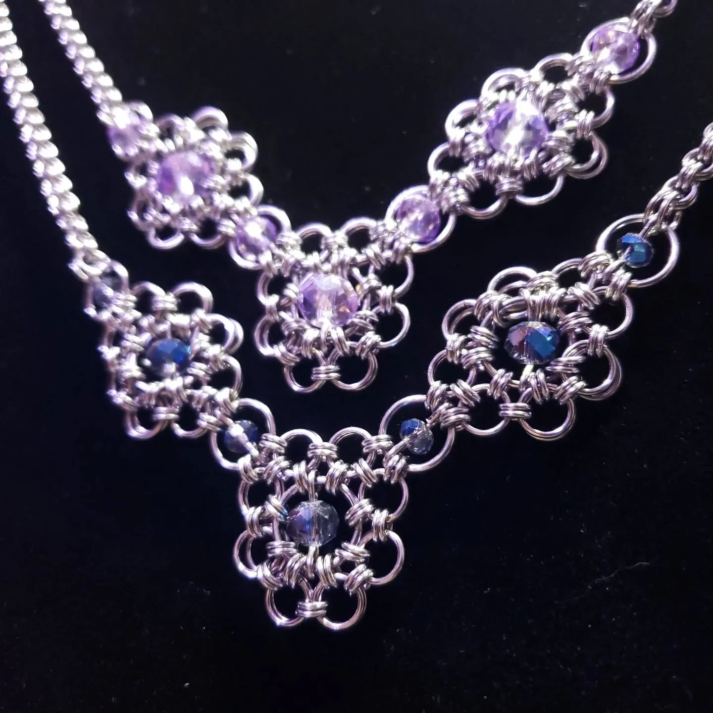 Stainless Steel Japanese Flower Necklaces.
Happy 4th of July!

#chainmaille #chainmaillejewelry #handmade