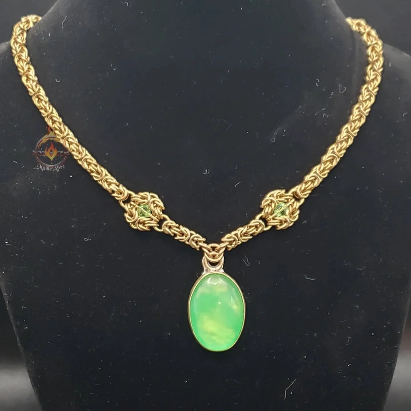 Green Bowlerite Byzantine Necklace

Made from a piece of my grandmothers old Columbia 300 bowling ball, and set in a handcrafted brass bezel.

This was gifted to the one I love Julie Smith.