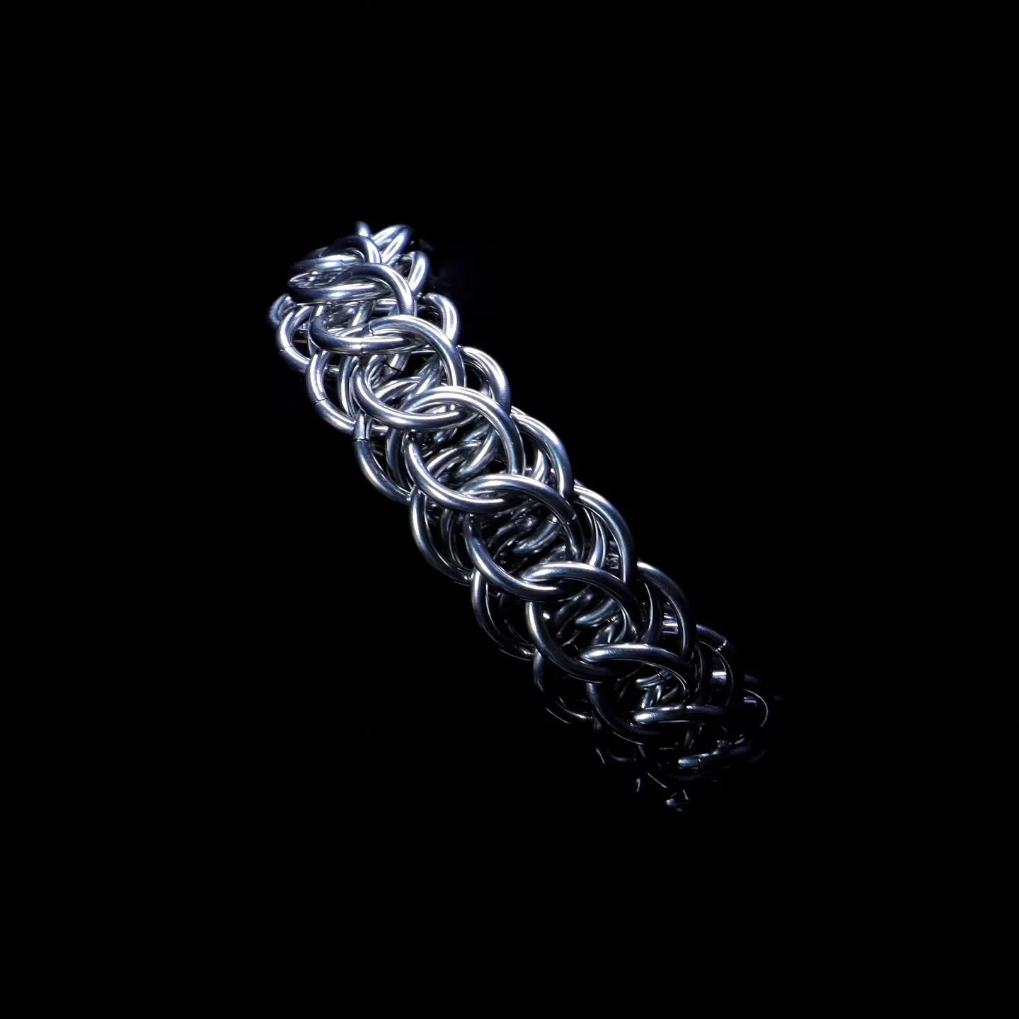 Full Flat Persian 5 in 1 Bracelet in 14 gauge Stainless Steel Jump Rings.

This one was sold, but another can be made!

I forgot to repost this from my other account @timothy.schmidt 

#mailleafire #chainmaille #bracelet