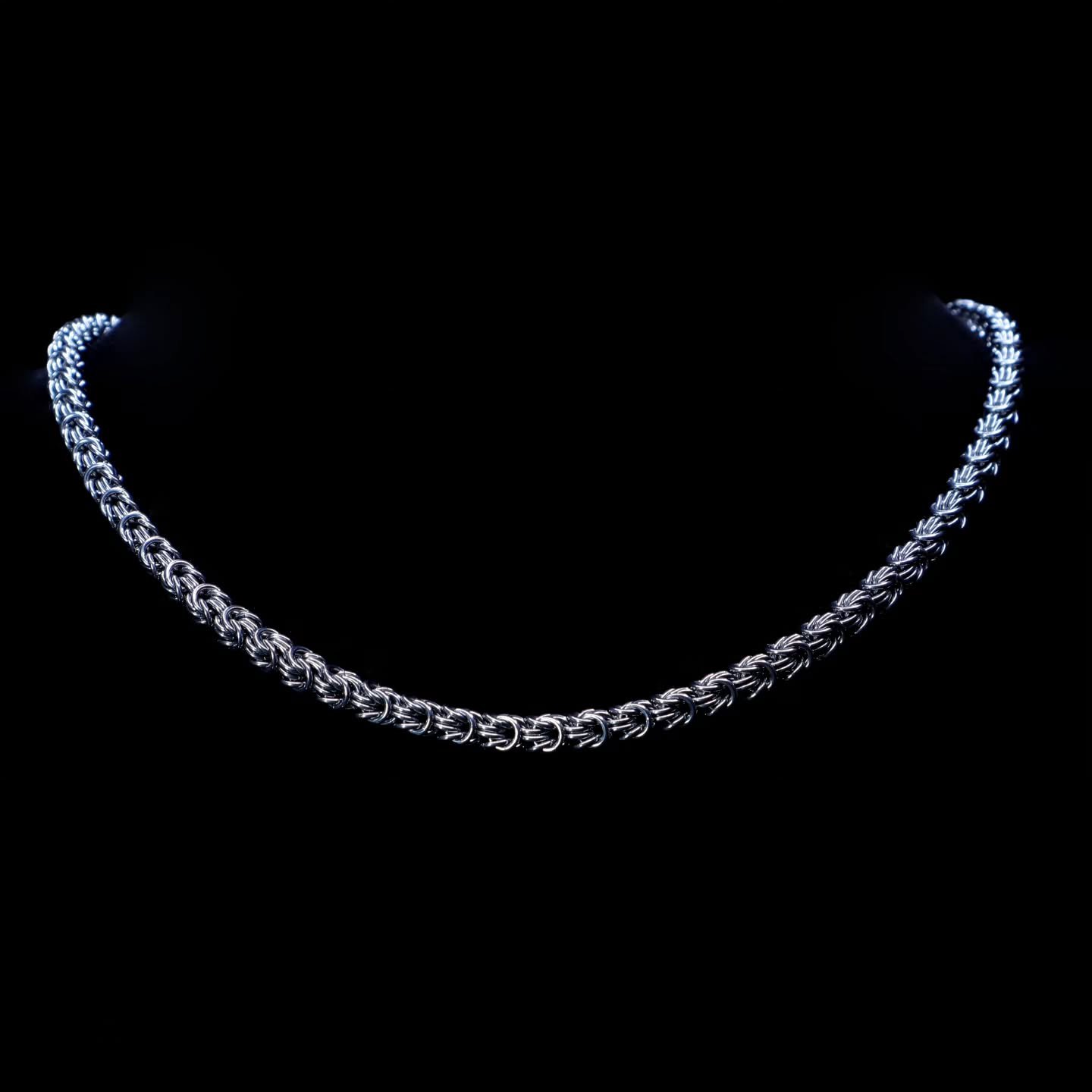 Rosetta Necklace in Stainless Steel 20 gauge

Available on my website - www.mailleafire.com

#mailleafire #chainmaille #necklace