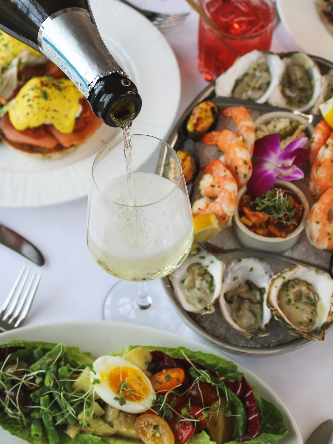 Celebrate Easter Sunday with a refined take on brunch at the Washington Inn &amp; Wine Bar. 

Join us on Sunday, April 5 from 11am to 2pm for an elegant afternoon featuring a three-course prix-fixe brunch menu, thoughtfully curated and perfect for ga