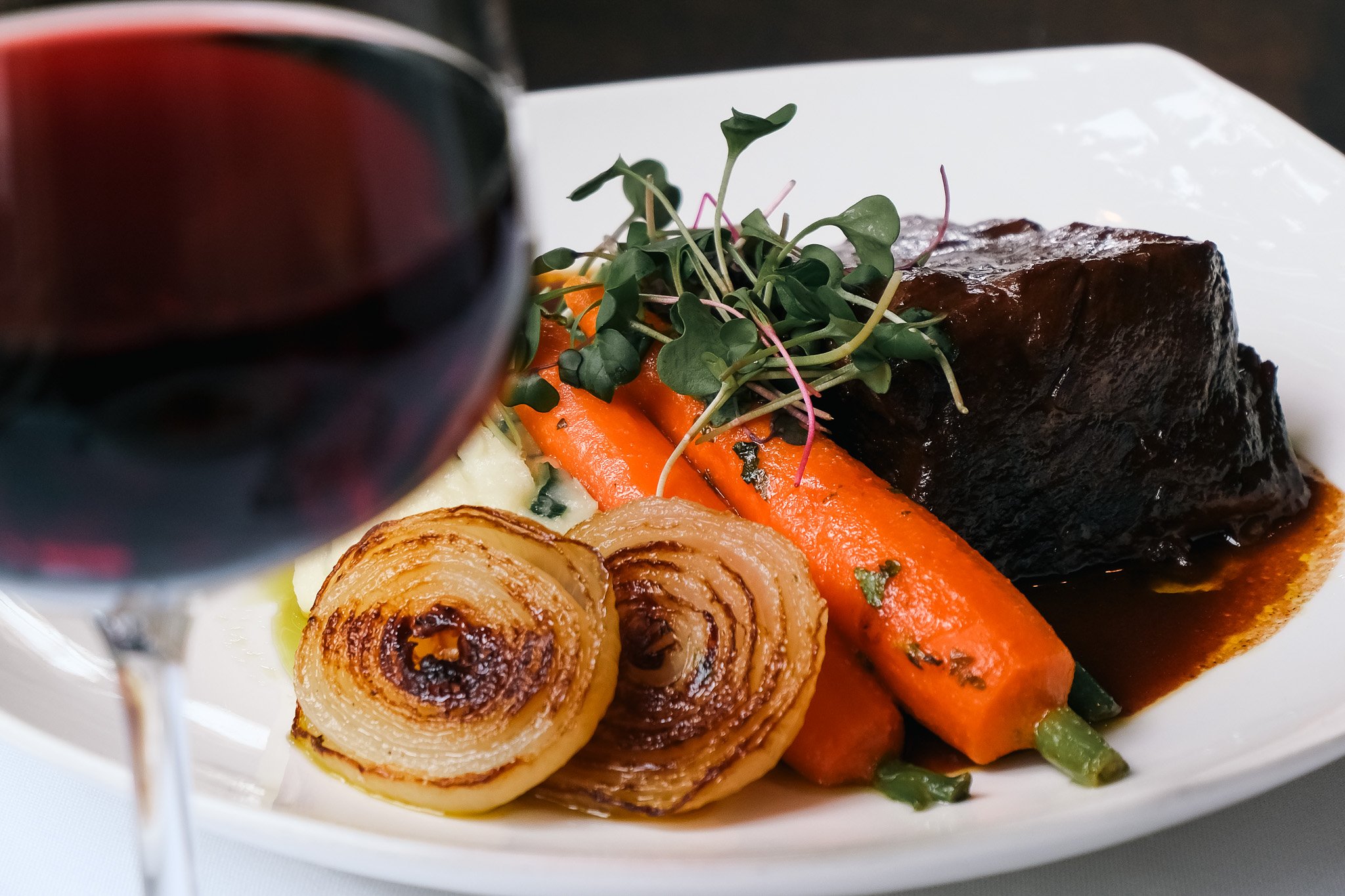 This week calls for dinner at the Washington Inn &amp; Wine Bar. From the first pour to the last bite, we&rsquo;re serving up fine dining with timeless charm and classically cool flair.

Join us for dinner or a cocktail Wednesday through Sunday.

#ca