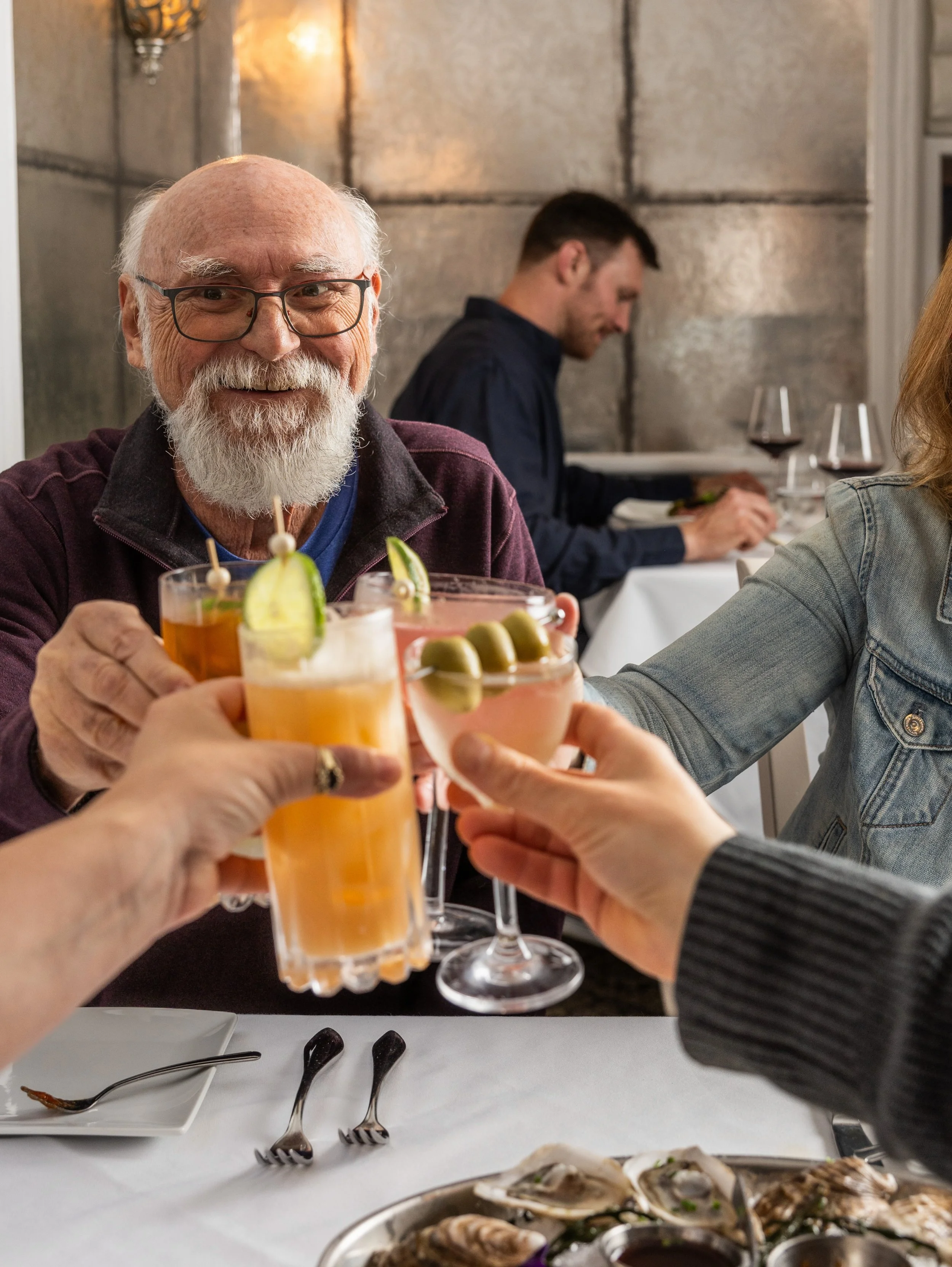 This Father&rsquo;s Day, treat him to what he really wants&mdash;a great meal, a great bottle of wine, and a seat at the Washington Inn.

Because &ldquo;World&rsquo;s Best Dad&rdquo; deserves more than a backyard hot dog. Reservations can be made onl