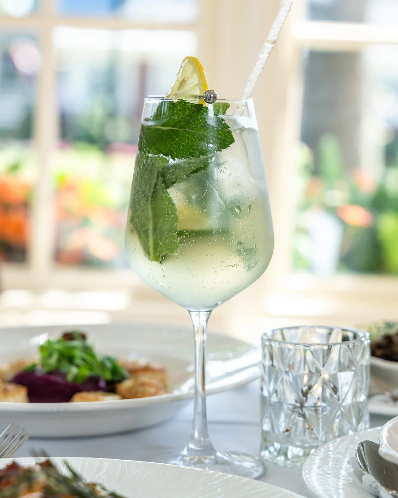 There is a certain art to a well made spritz. Ours begins with elderflower liqueur, meets its match in crisp prosecco, and is lifted by a whisper of soda, fresh mint, and lemon. Come experience it at Washington Inn.

#capemay #hugospritz #winebar #co