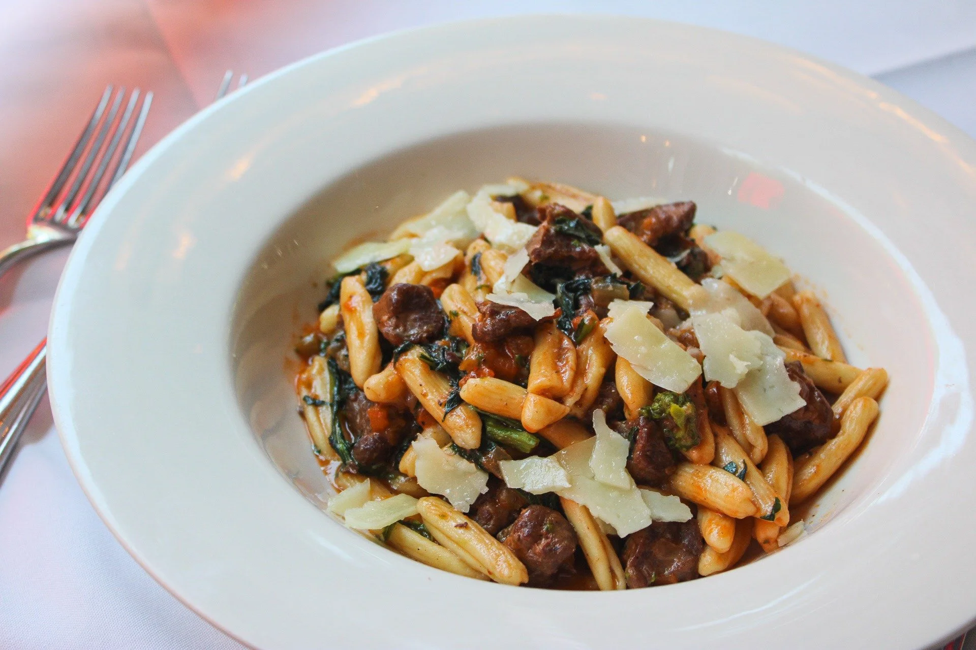 Indulge in something extraordinary this evening.

Our Lamb &amp; Ricotta Cavatelli: handcrafted pasta cradling a San Marzano tomato braised lamb ragout, finished with broccoli rabe and shaved Manchego. Rich, rustic, and refined in equal measure.

Joi