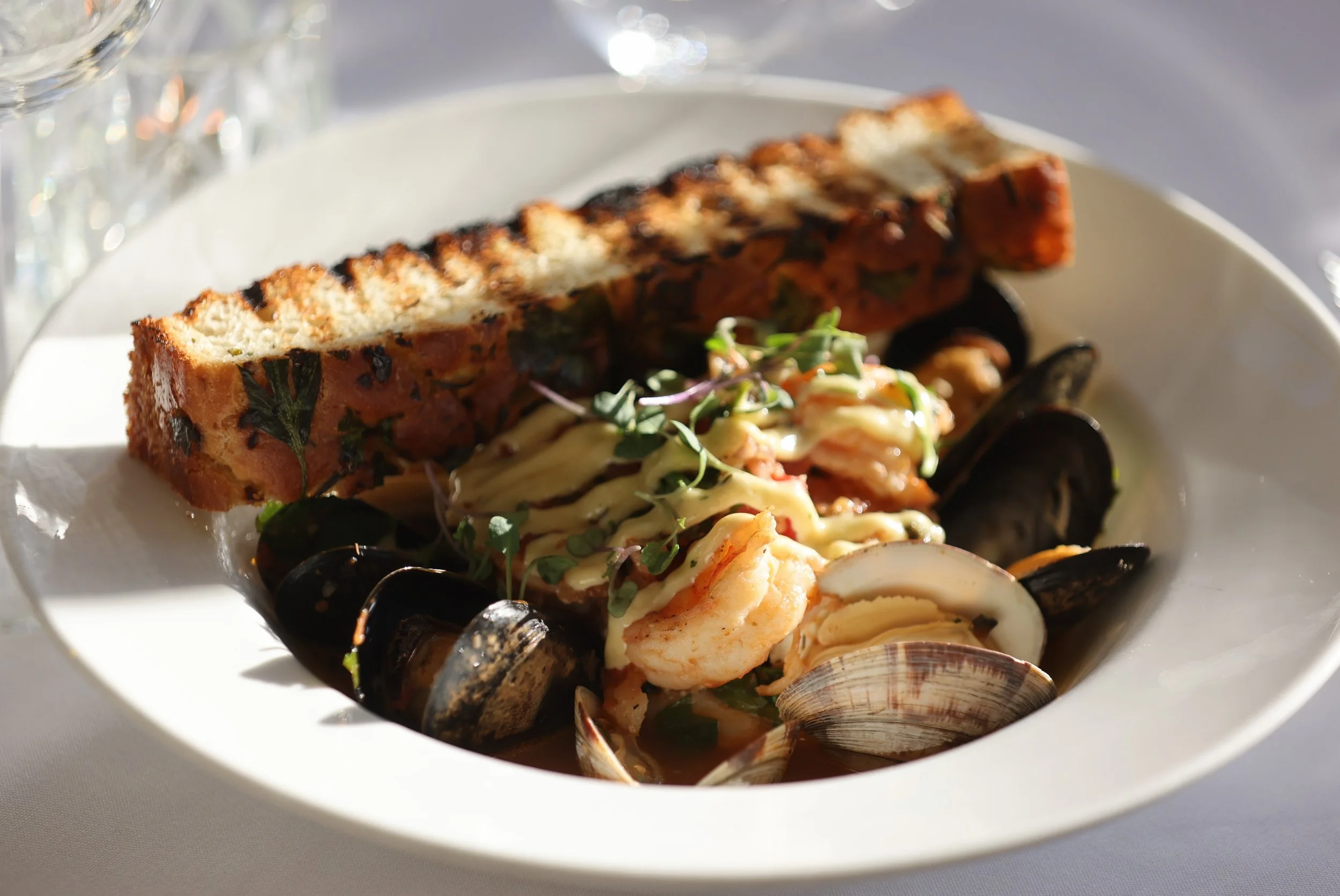 A rainy Sunday calls for a warm welcome. Come in from the weather and join us at the Washington Inn for an elegant evening of dinner and wine. Make your reservation online at washingtoninn.com or by calling 609-884-5697. #capemay #washingtoninn #dinn