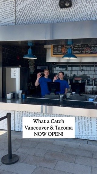 🚨 Our What a Catch walkup window is officially OPEN (weather permitting) at the Vancouver Waterfront and Ruston Way Waterfront in Tacoma! 🎣✨
Swing by for cod or halibut fish & chips hand-dipped to order, crispy calamari, fresh tacos, handspun