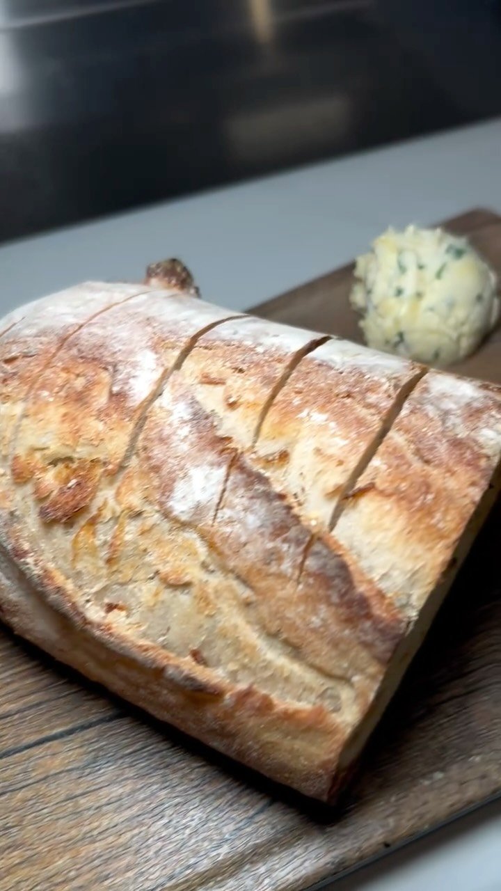 Savory or sweet? Our rosemary potato bread comes with fig butter and chive butter—but we know you have a favorite. 🍞🧈
Are you #TeamChive or #TeamFig?
(There is a right answer.)
#slcfoodie #utahfood #utahmoms #utahlocal #visitutah #saltlak