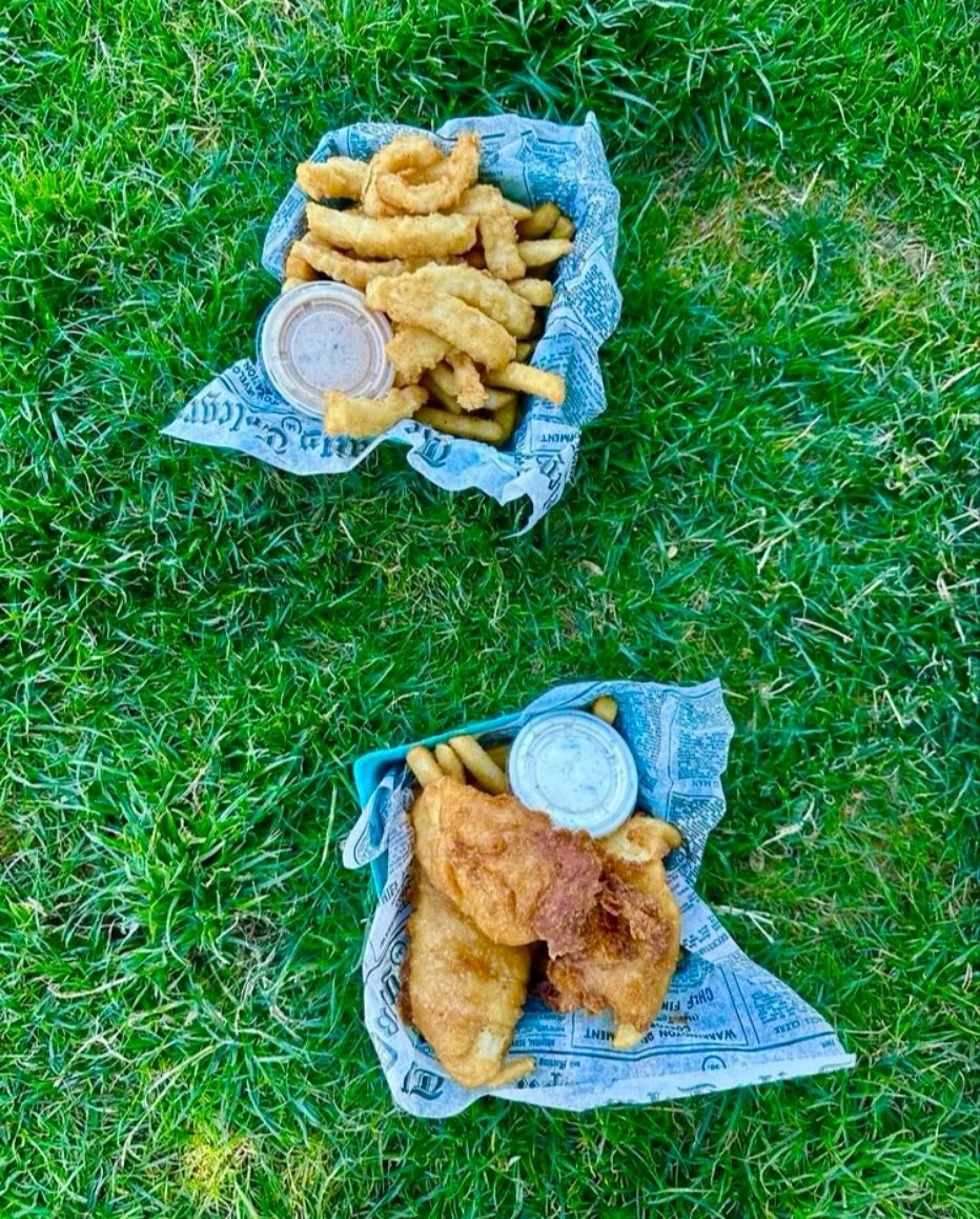 ☀️🍴😎 Celebrate National Eat Outside Day on August 31st with fish & chips, calamari and more from our What a Catch walk-up window on the Vancouver Waterfront or Ruston Way in Tacoma. 🐟
They won’t be open much longer!⏳
@thewaterfrontvan