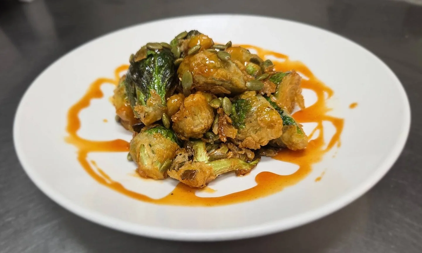 👀🛞 If you watched our last reel, you know that Joe might not be your roadside hero, but he’s your go-to brussels sprouts guy… and he CAN confirm these brussels are the real deal. 🔥🍯
Come taste why everyone’s talking about the