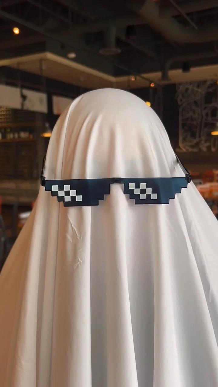 That ghostie’s glasses are popping off… no, literally. 👻 
#happyhalloween #spookyseason #halloween #ghosty
