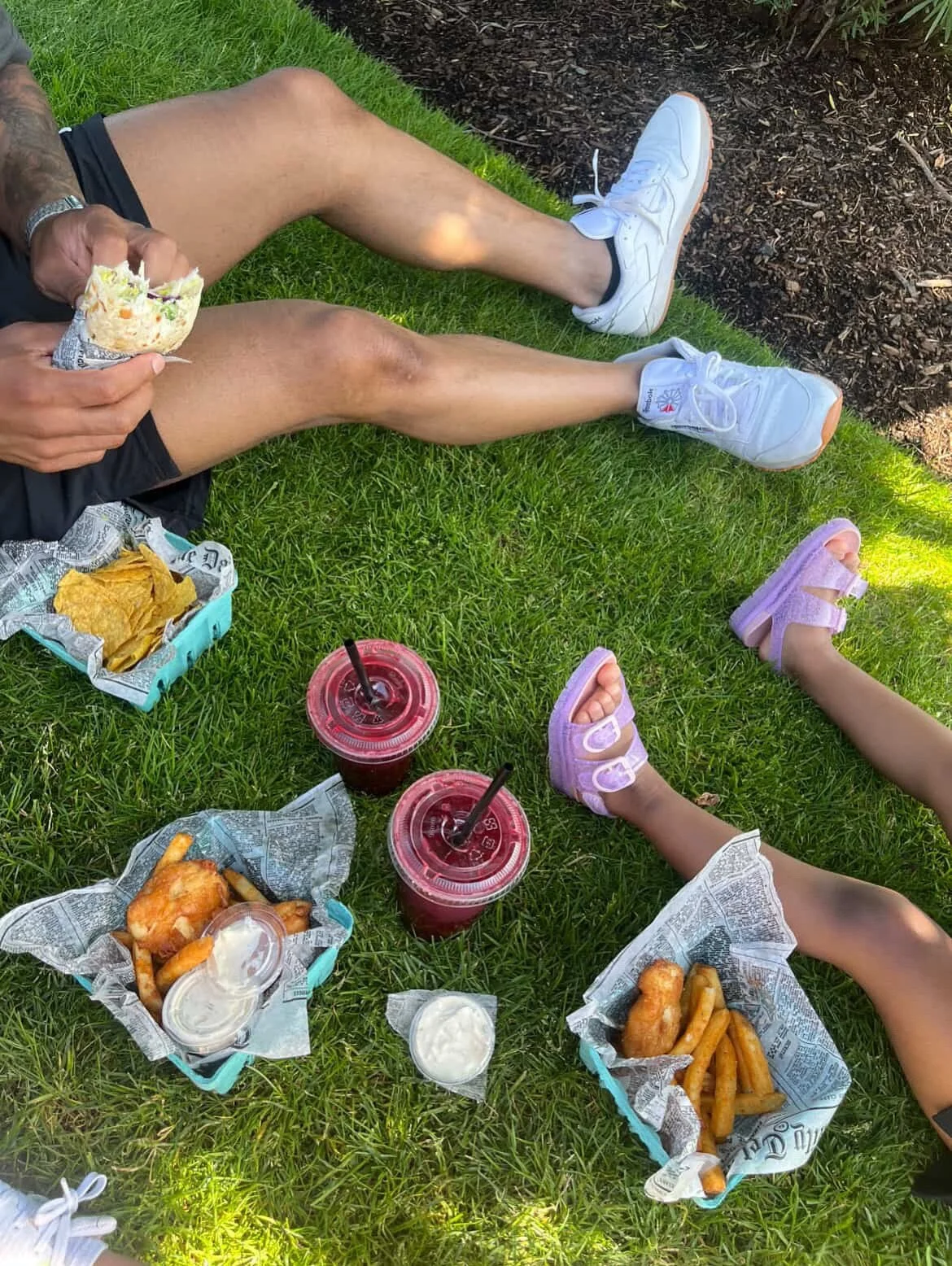 School is out, and it&rsquo;s time to reel in the good vibes 🎣 

Our What a Catch is officially open for the season! 🧺☀️

.
.
.

📸 jeanninereyna

#tacomawaterfront #vancouverwaterfront #tacomawa #vancouverwa #pointruston
