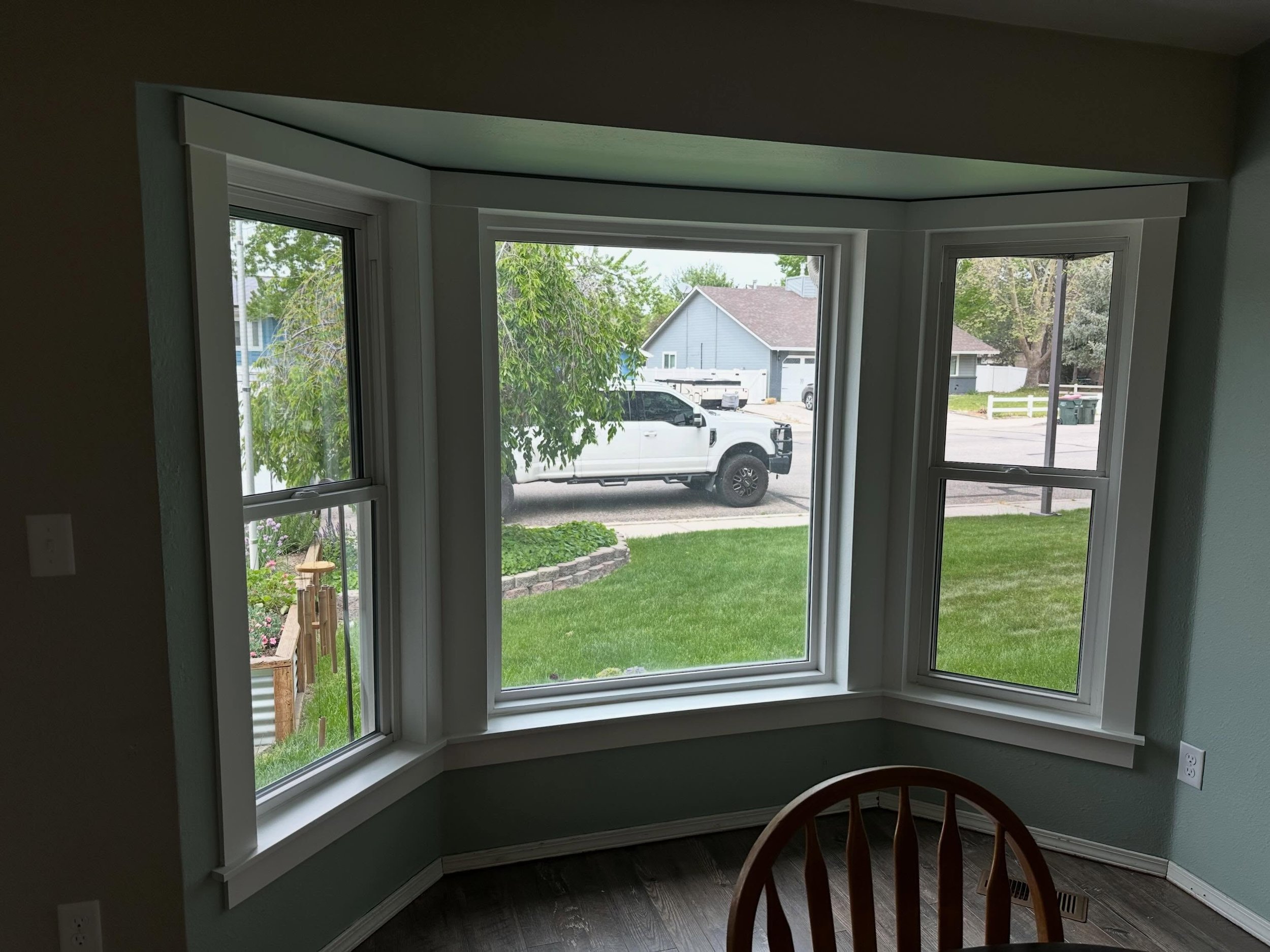 Sometimes the smallest of upgrades have the biggest of impacts! These custom built and finished craftsman style window packages add such a stunning finish to this home! Creating a fluid and beautiful touch of design! 

#meridianidaho #cranecustoms #l