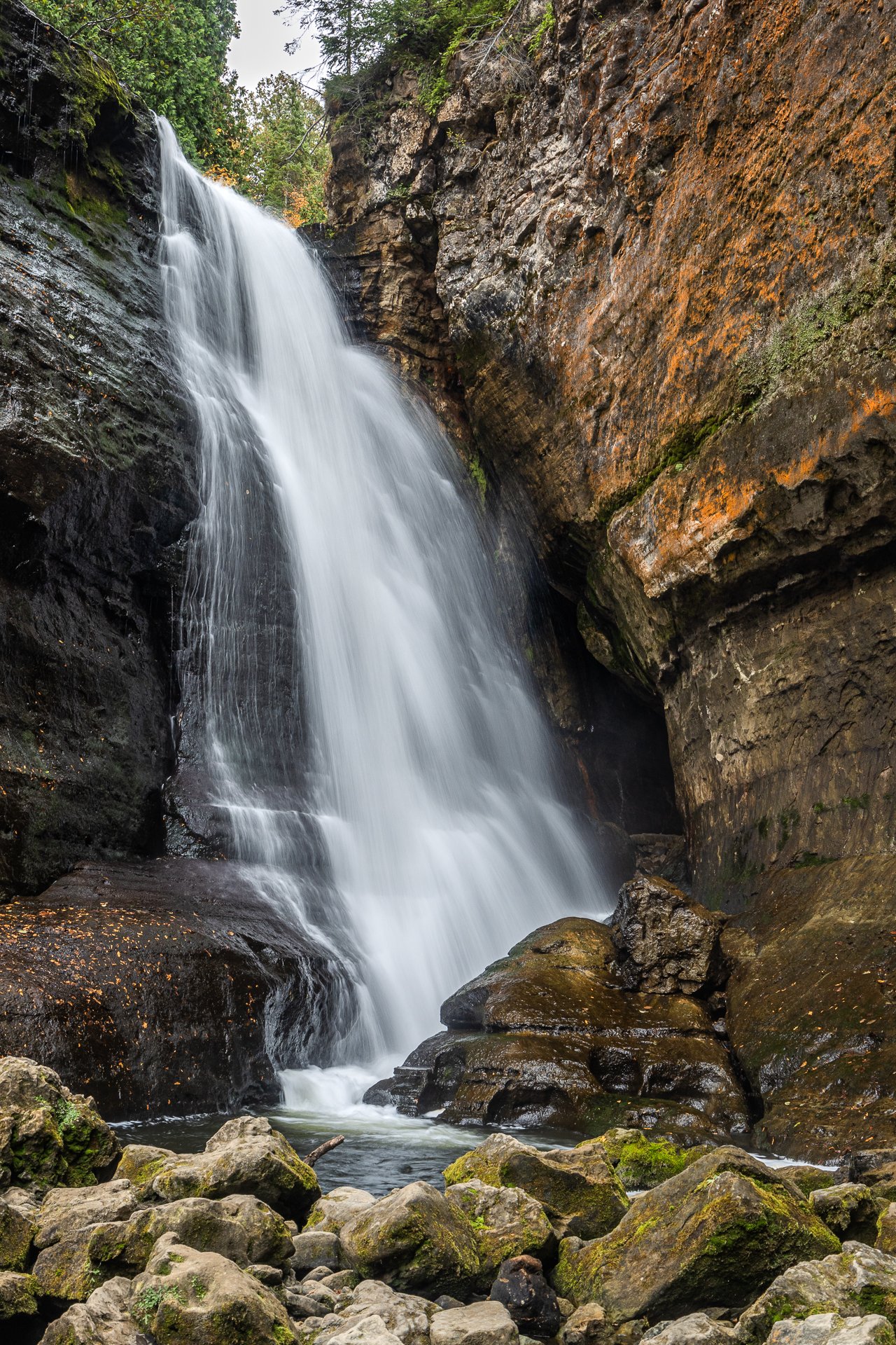 Miner's-Falls-Pictured-Rocks1.jpg