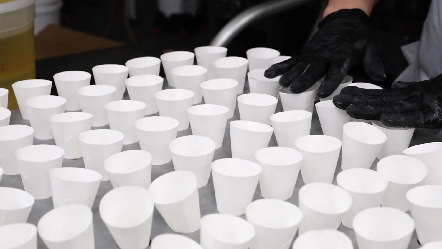 Moldes de capuchinos en línea de producción