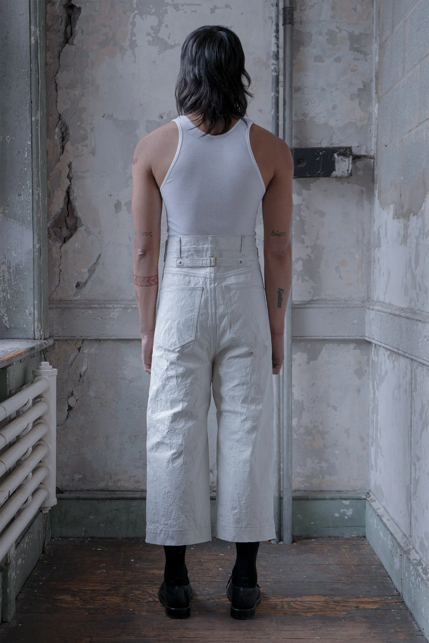 LOOK 8 BACK.jpg