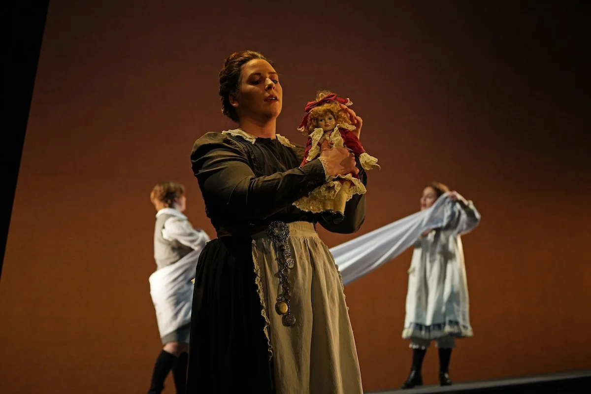 051_UProd_Opera_TurnoftheScrew_Cast2_Cast&Crew_March2025_PeterSmithPhoto (1).JPG