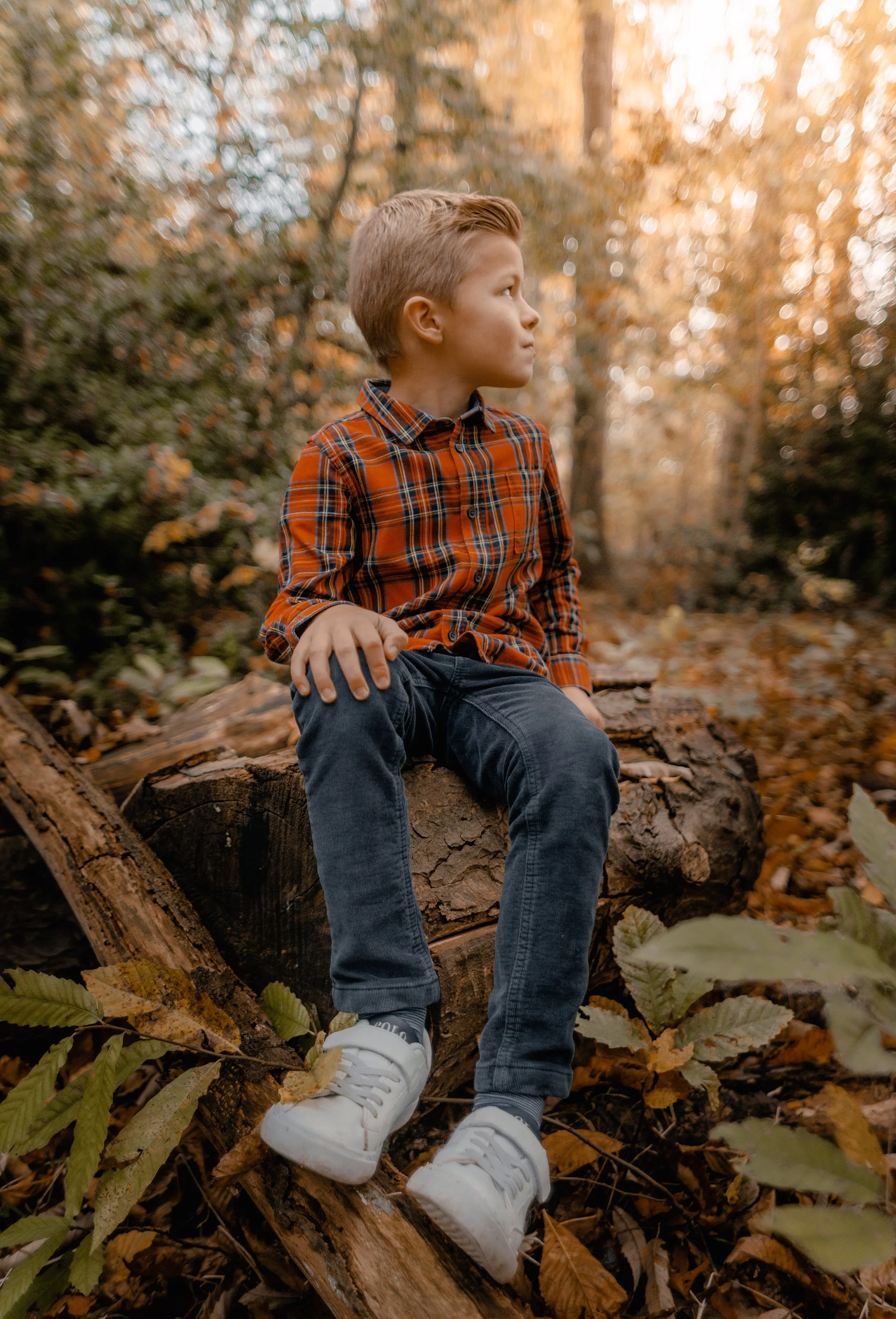 Communiefotografie Waregem – spontane en authentieke communieshoot met een jongen