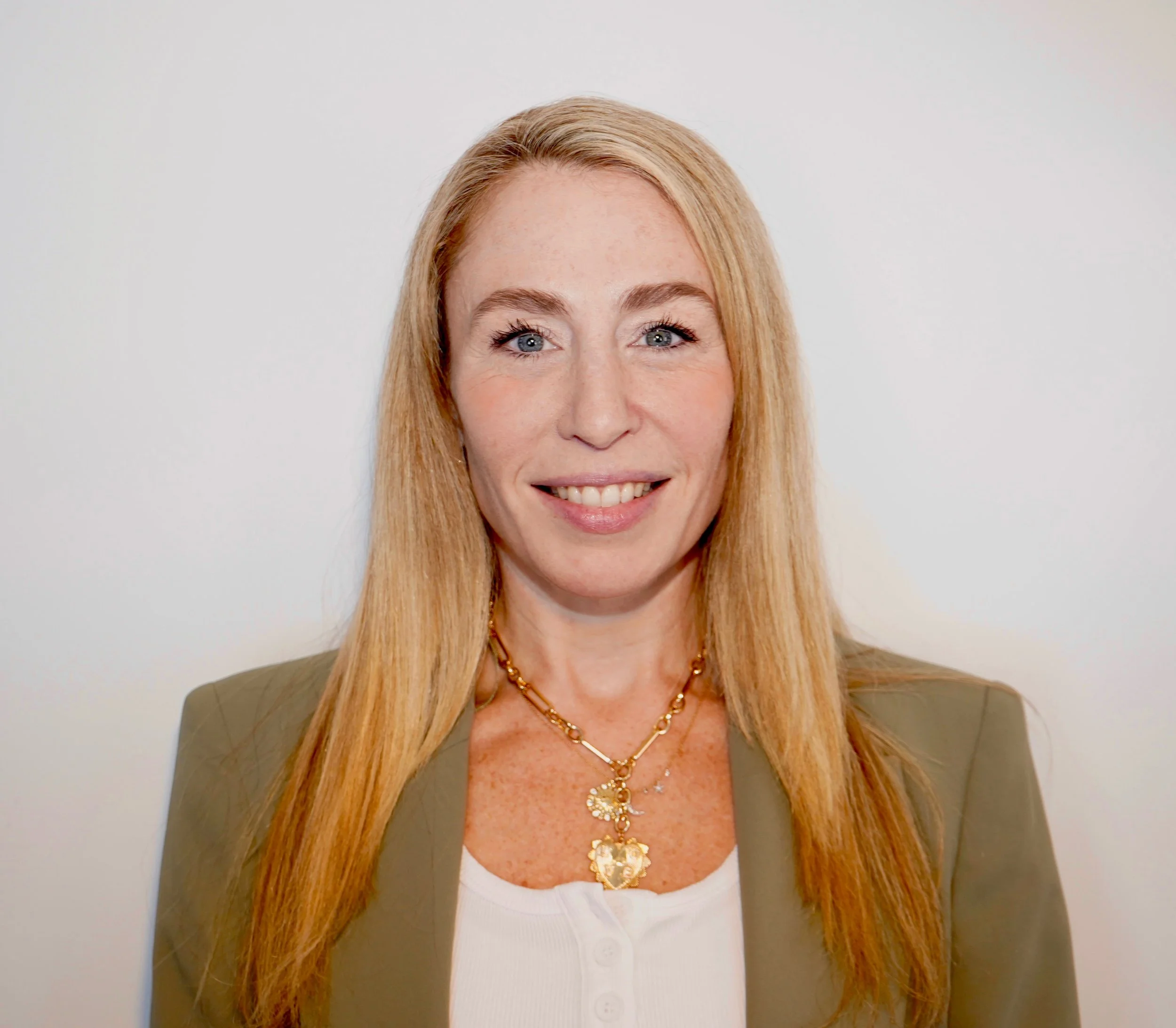 Kim Lake Headshot.jpeg