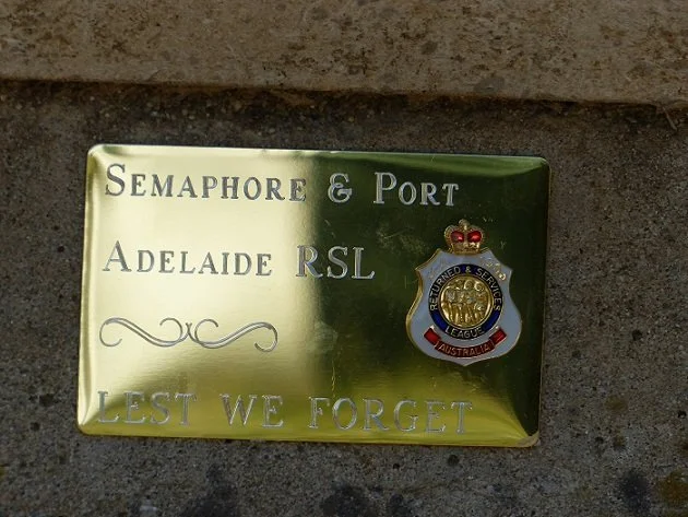 paul-anzac-badge.jpg