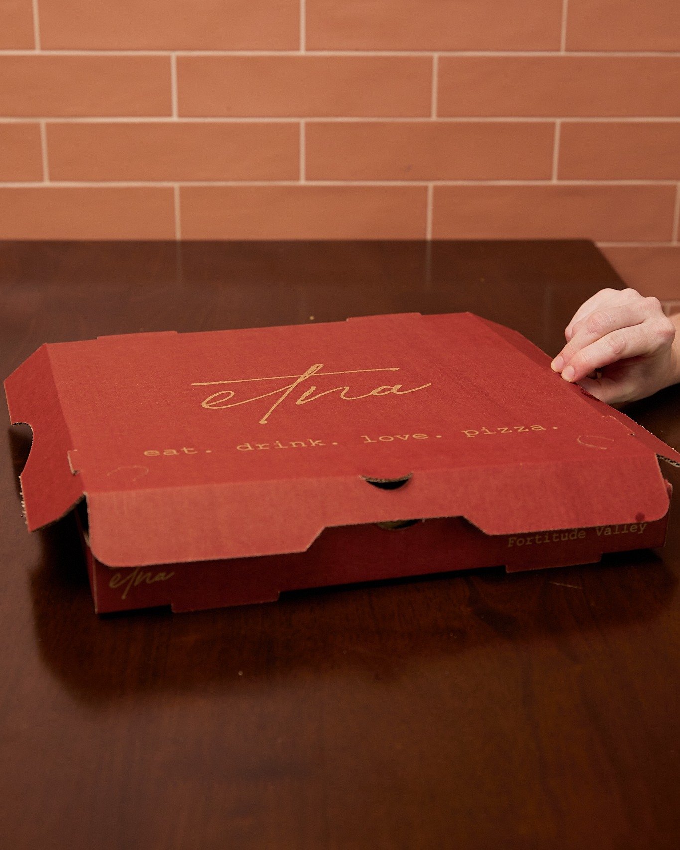 Craving a quiet night in? Our pizza and pasta travel well, the same care, the same flavours, just enjoyed at home.
Warm, fresh, and made the Italian way, ready to enjoy wherever you are.