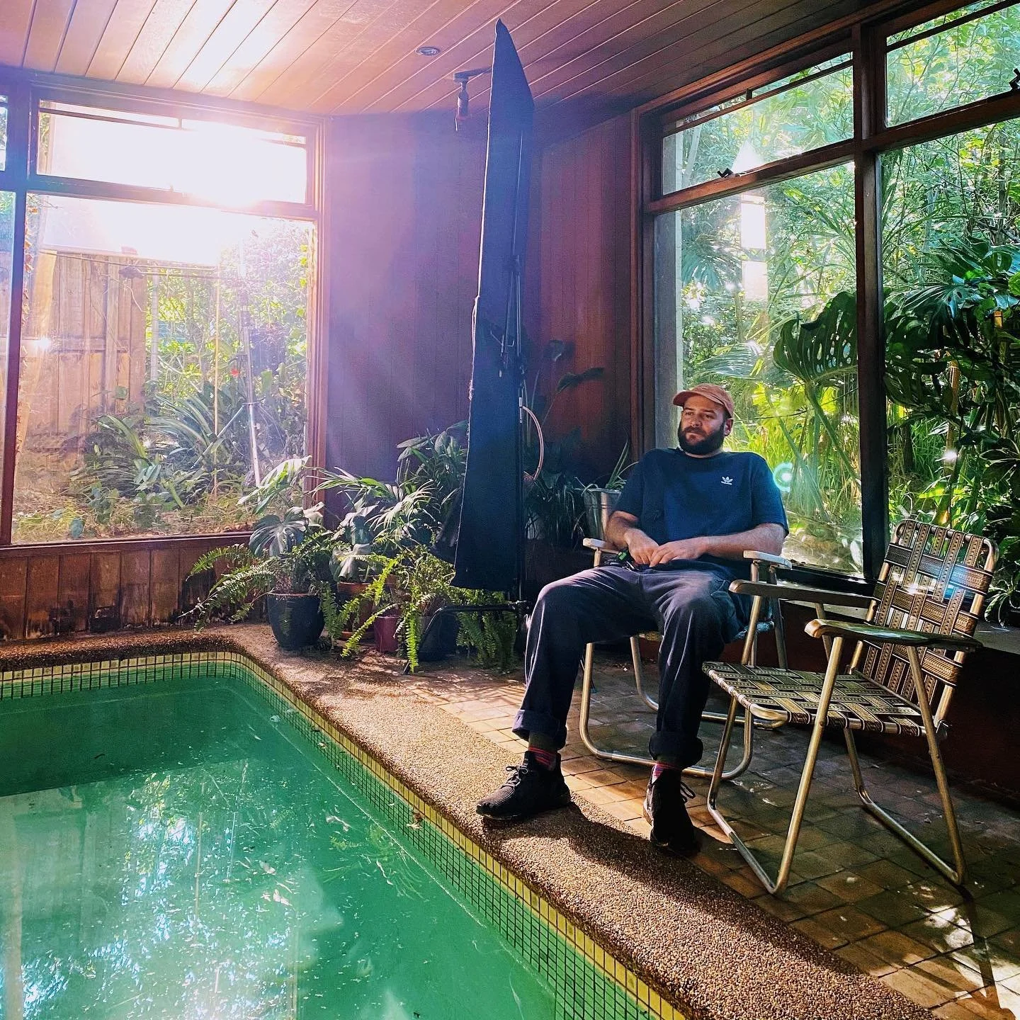 Had a great time backing up @alec.barnett_ (GAF) on @slantmovie last month, couldn&rsquo;t have asked for a better crew to spend everyday with, or a better spot to sit during takes 🏝

Dir: @jamesvinsonpictus 🧠 
DP: @camerabarbie 🎥