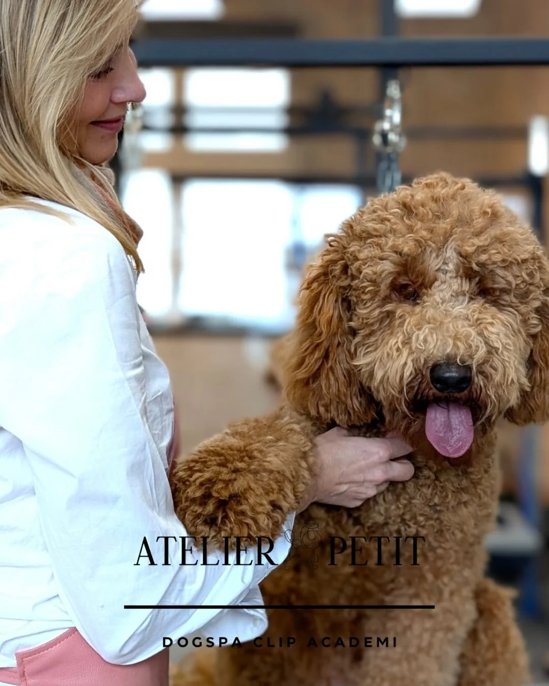 Rigtig gl&aelig;delig weekend fra os hos AtelierPetit.
Tak for tilliden og for endnu en dejlig uge &ndash; vi gl&aelig;der os til at se jer igen 🐾🐶