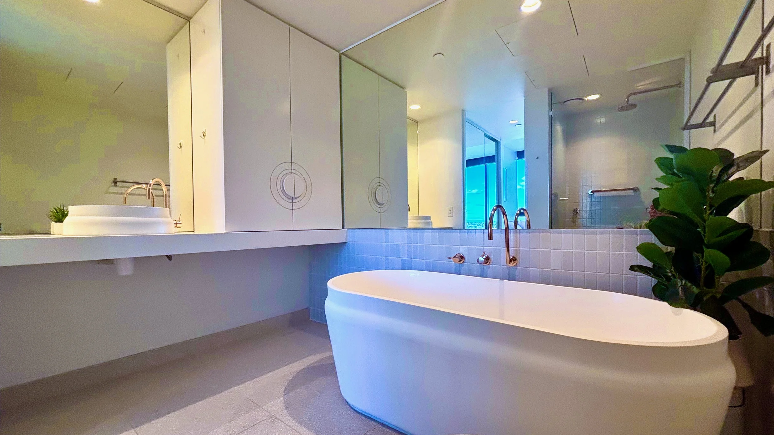 SY1402 Ensuite 1.jpeg