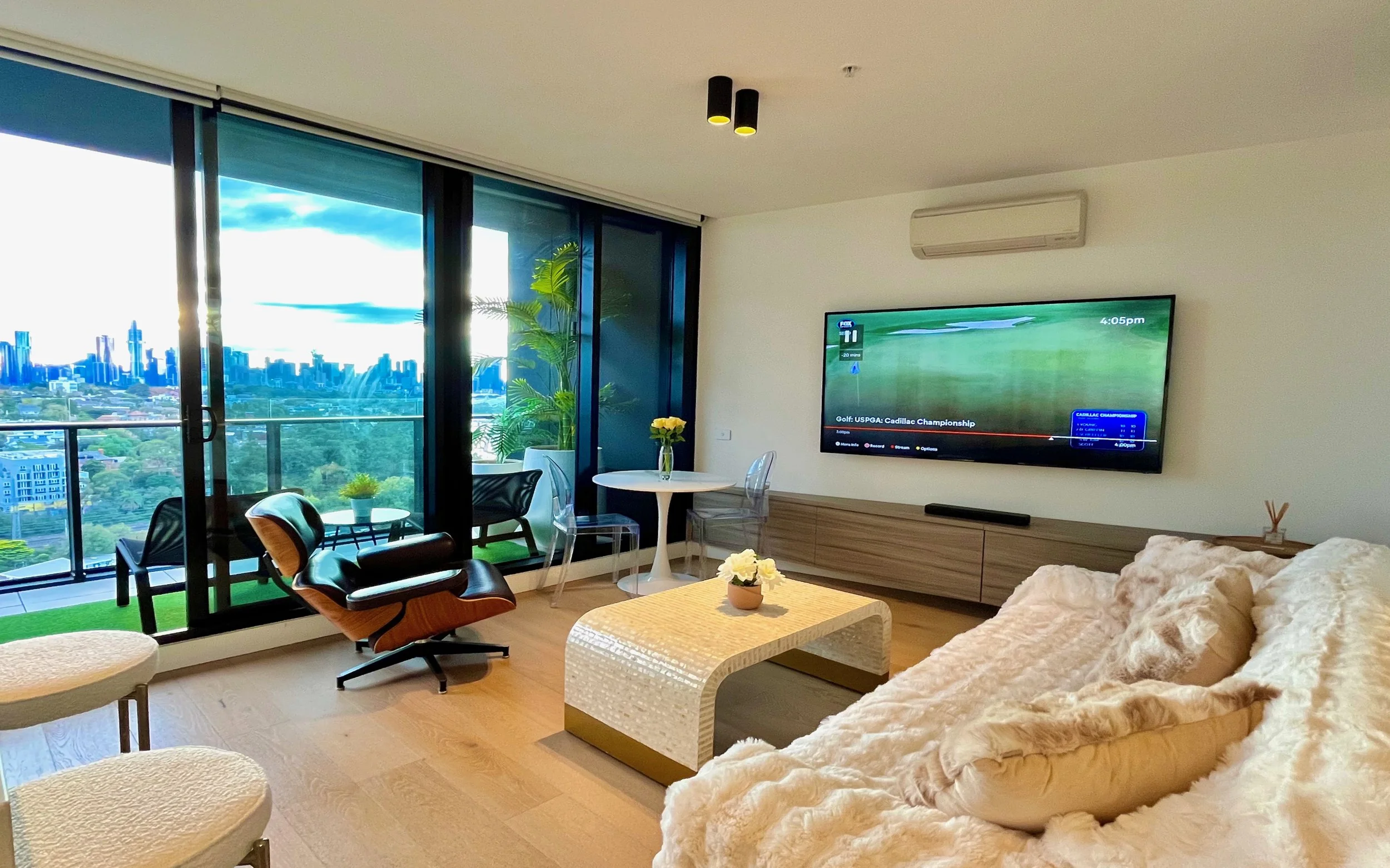 Lounge 1.jpeg