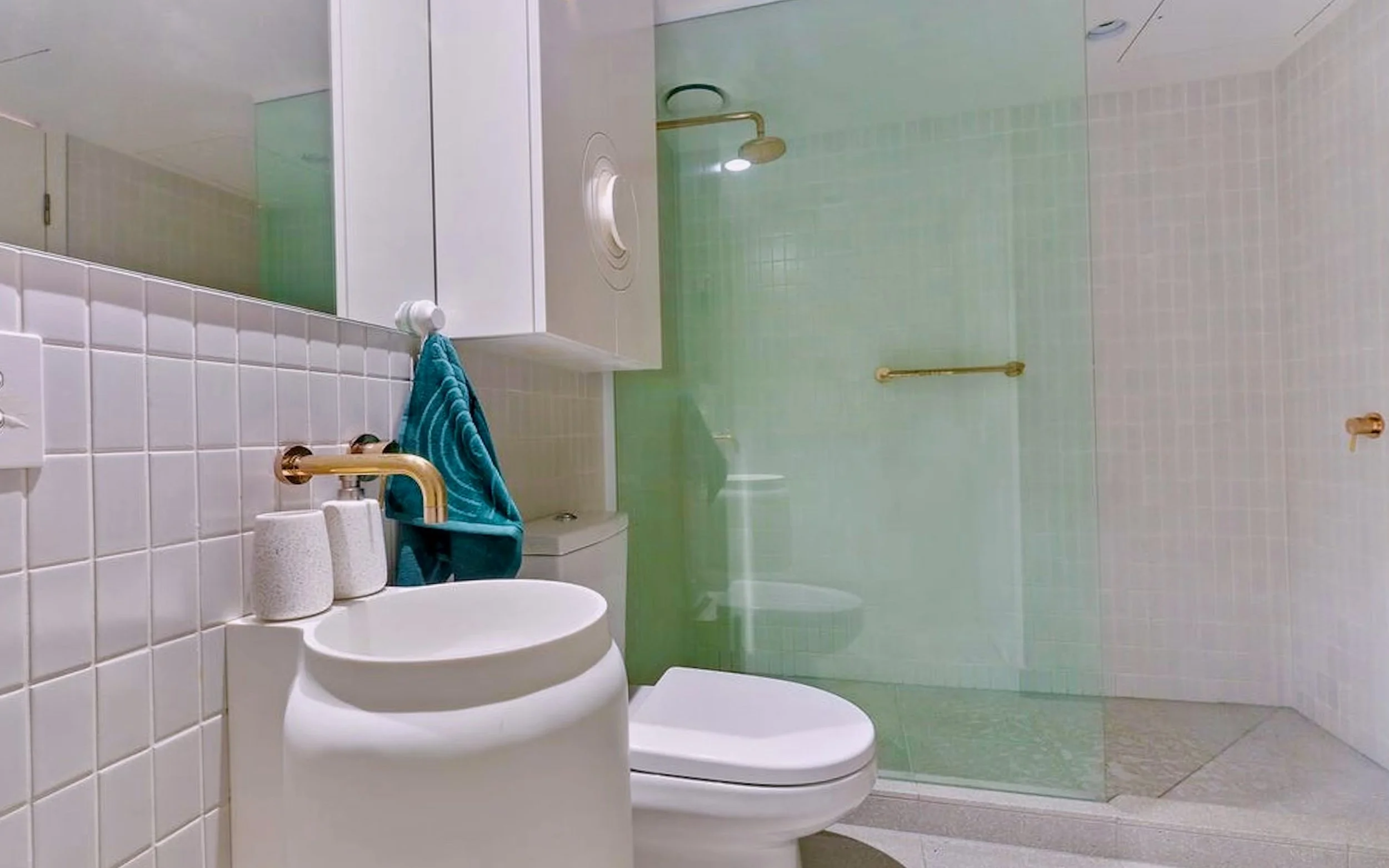 SY1508 Bathroom.jpeg