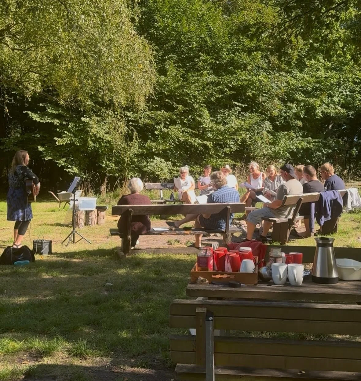 Kom med til Nyt&aring;rsb&aring;l og Syng i vilden sky l&oslash;rdag d. 3/1 kl. 14-15, p&aring; Bisgaard Forte 14. 

Herfra Bisgaard Forte Fjorten &oslash;nsker vi alle et gr&oslash;nt og lykkeligt nyt&aring;r! 
Vi gl&aelig;des over 2025, &aring;ret 
