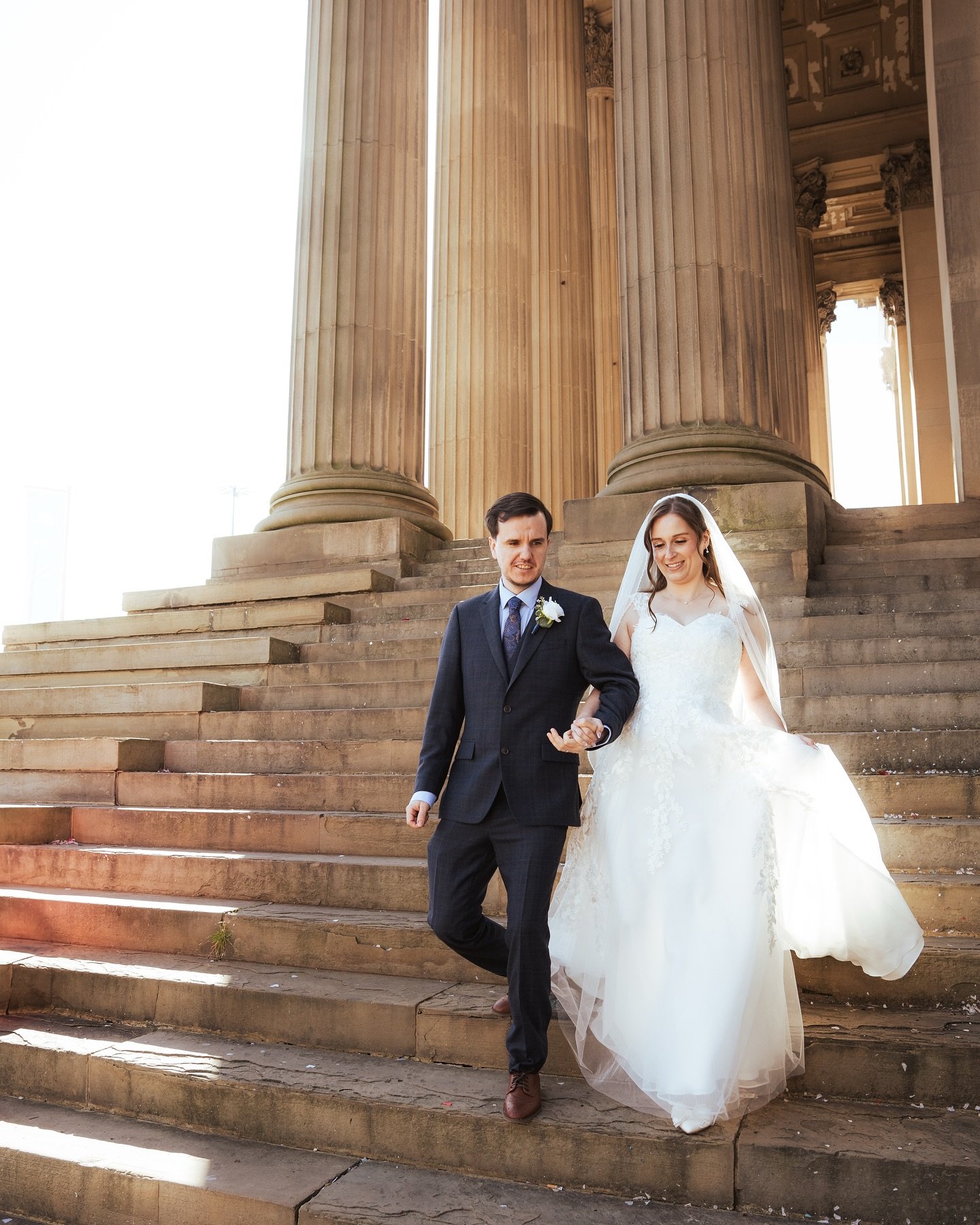 K&amp;C&rsquo;s lovely late afternoon wedding in the sun at @stgeorgeshall_liverpool 
.
#weddingphotographyinspiration #liverpoolwedding #liverpoolweddingphotographer #ukweddingphotographer #bridetobride
