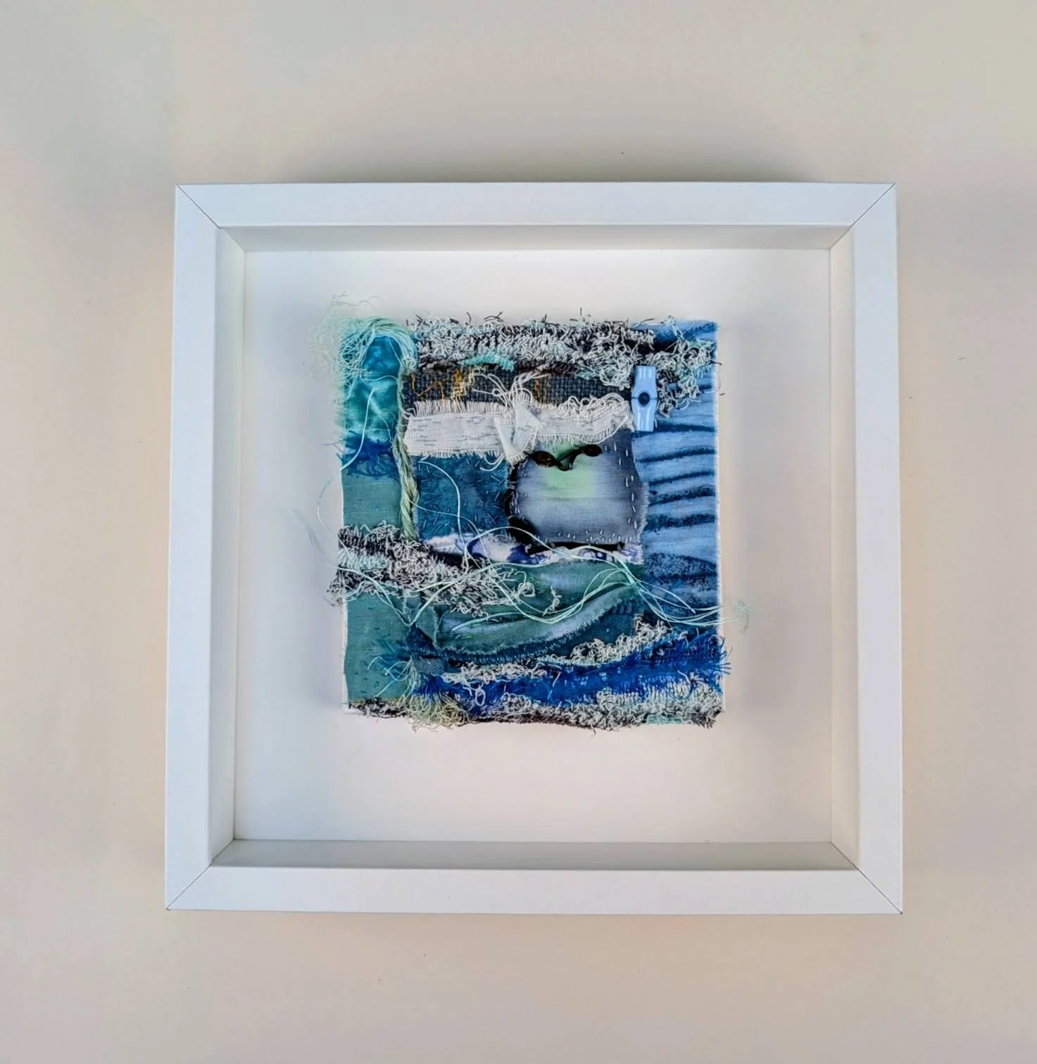 Bourg.        30cm x 30cm