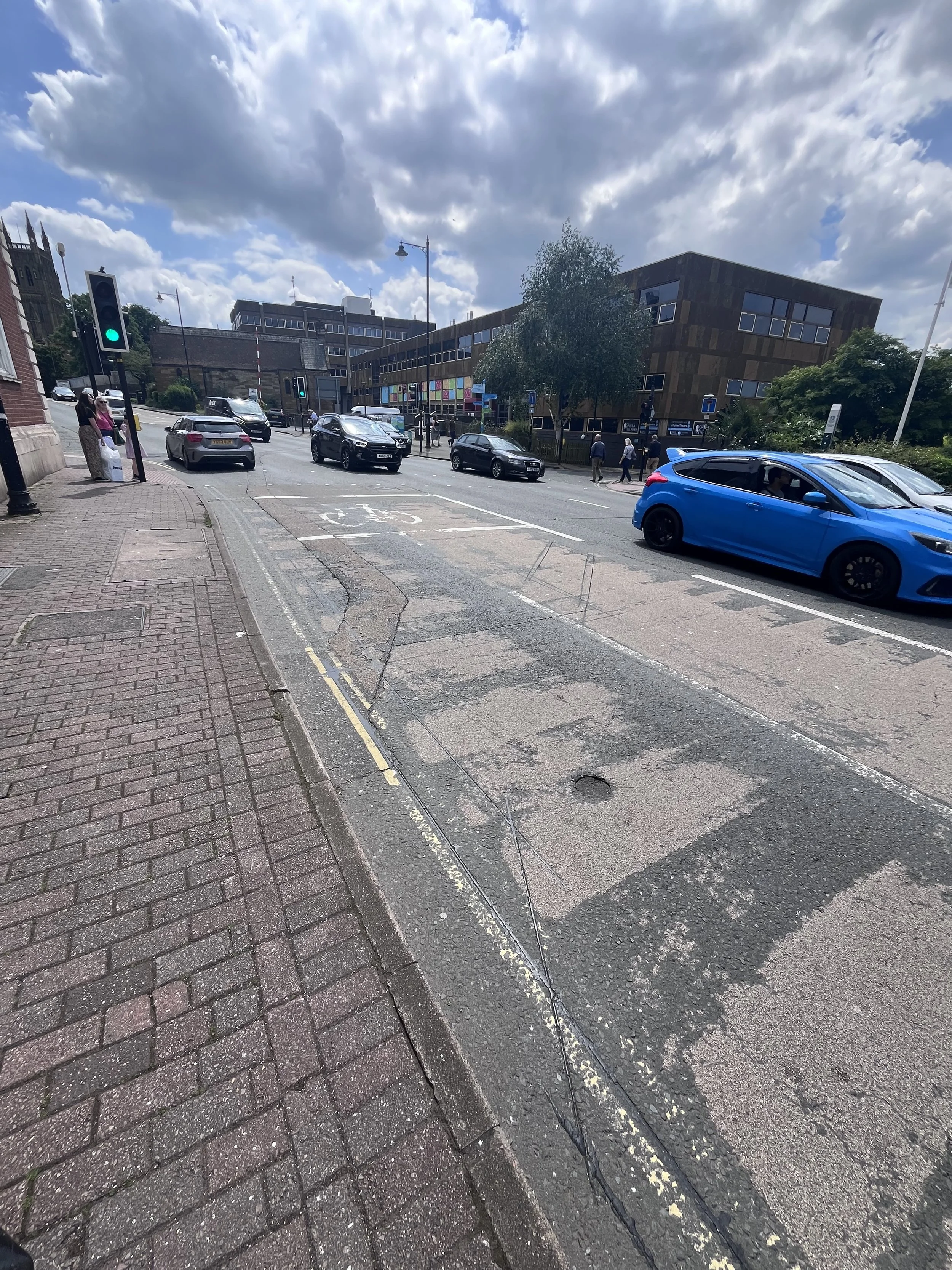 Traffic lights worn.jpeg