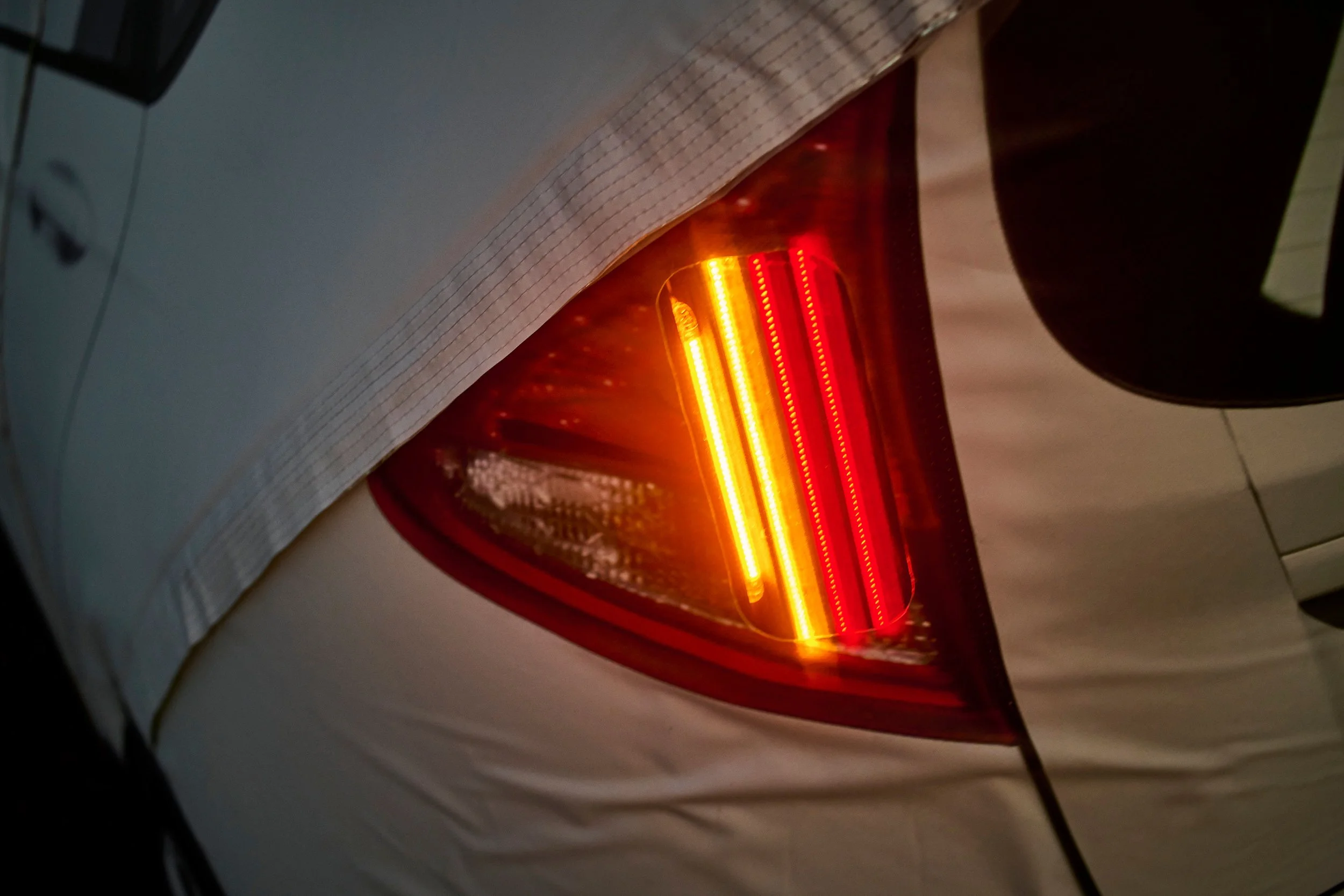 The lights can be triggered manually or automatically.jpg