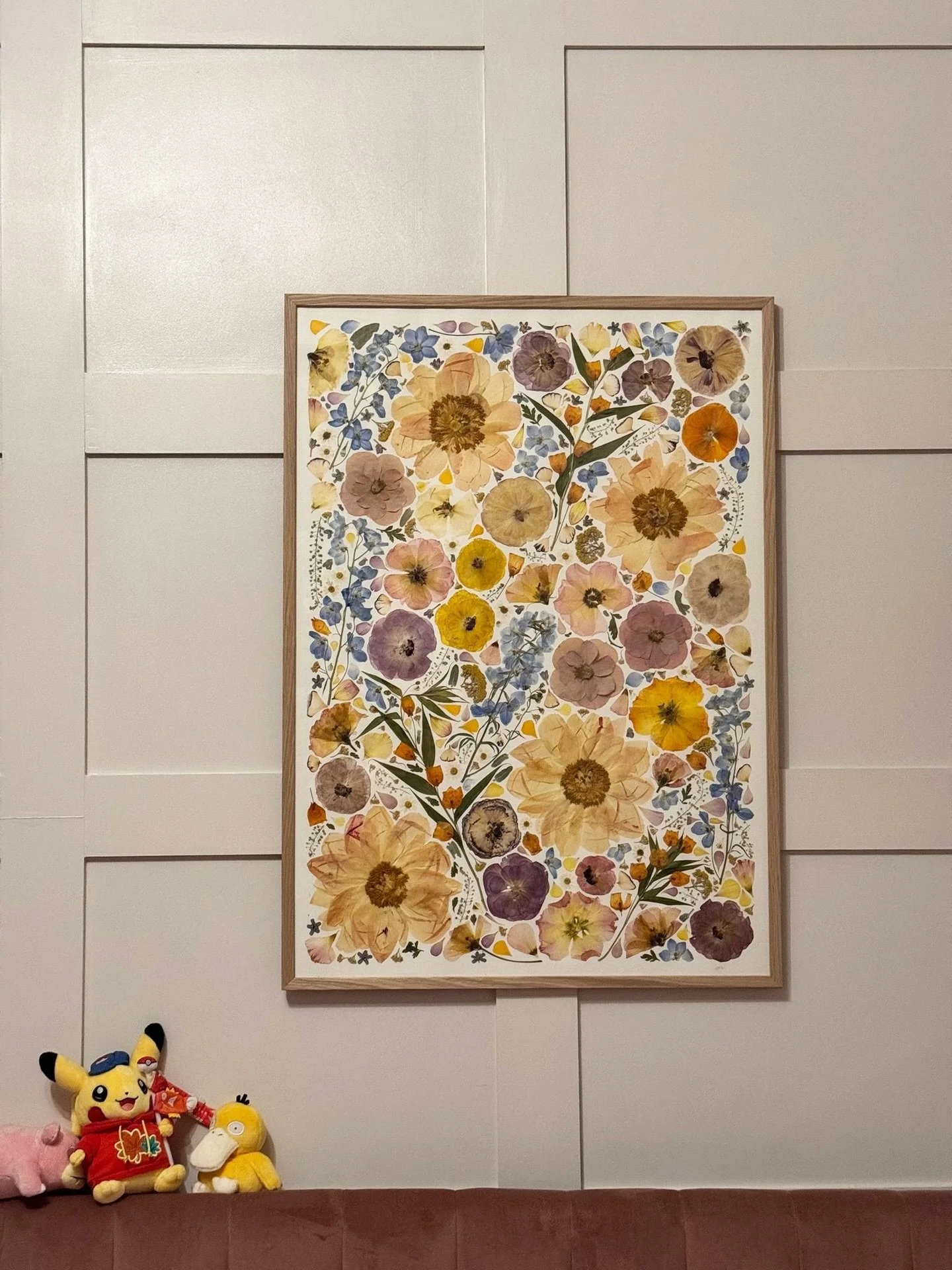 One of my brides shared these gorgeous pics with me! If you're the talented florist or photographer behind them, please let me know😘