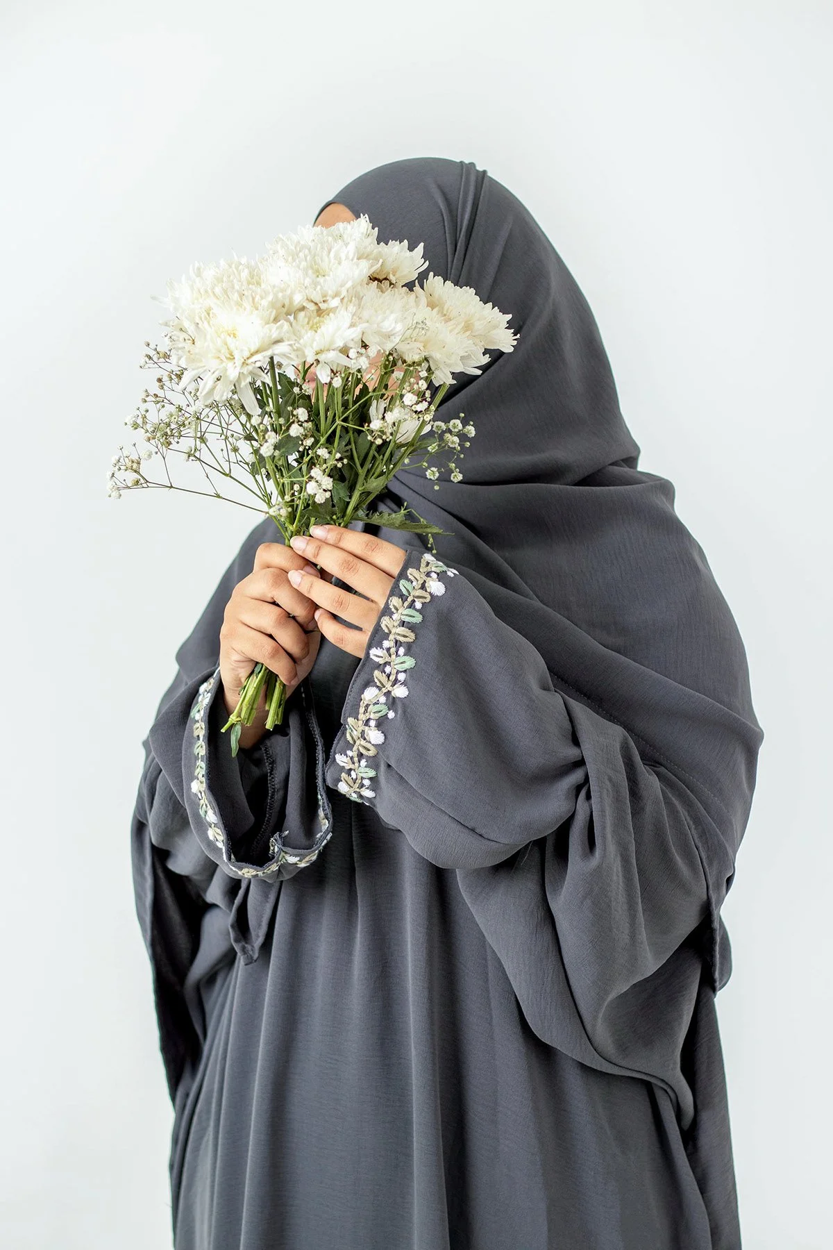 Omnia Ashraf Designs