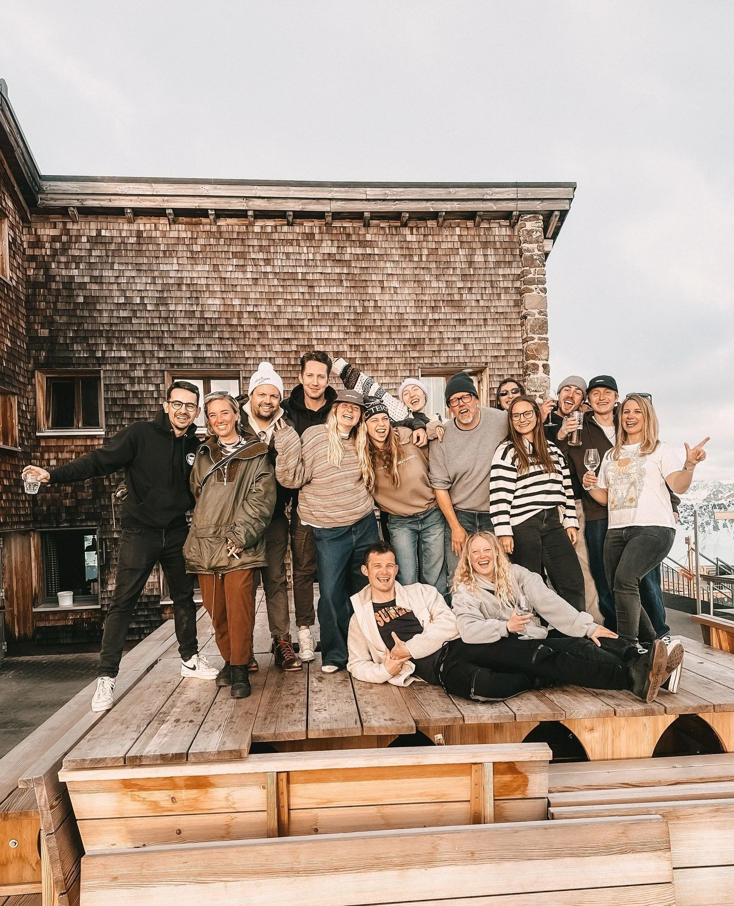 🎉 Was für ein Winter! ❄️⛷️
Wir blicken zurück auf unsere allererste Saison in der sit hütte – und was sollen wir sagen: Es war einfach nur FANTASTISCH! 💥💥💥
Mit einem ganz neuen Kapitel und einer riesigen Portion Motivat