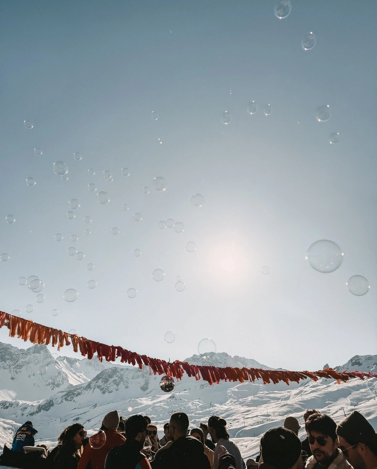 Casa Create im Schnee – Sa, 29. März | 13:00–17:00
Die Berge können sich warm anziehen – fünf DJs heizen ordentlich ein.  Patula, Raphaello, San Marco, Sirol & Yarbit bringen die Vibes und lassen die Hütte