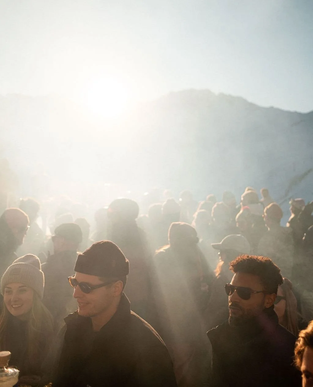 HEUTE: ⁠
Sonne. Sound. Stimmung. ⁠
Mit Sounds by Small's und DJ Raphaellooo⁠
⁠
☀️ Afternoon @ sit h&uuml;tte ⁠
⁠
🌙 Night @ Small&rsquo;s⁠